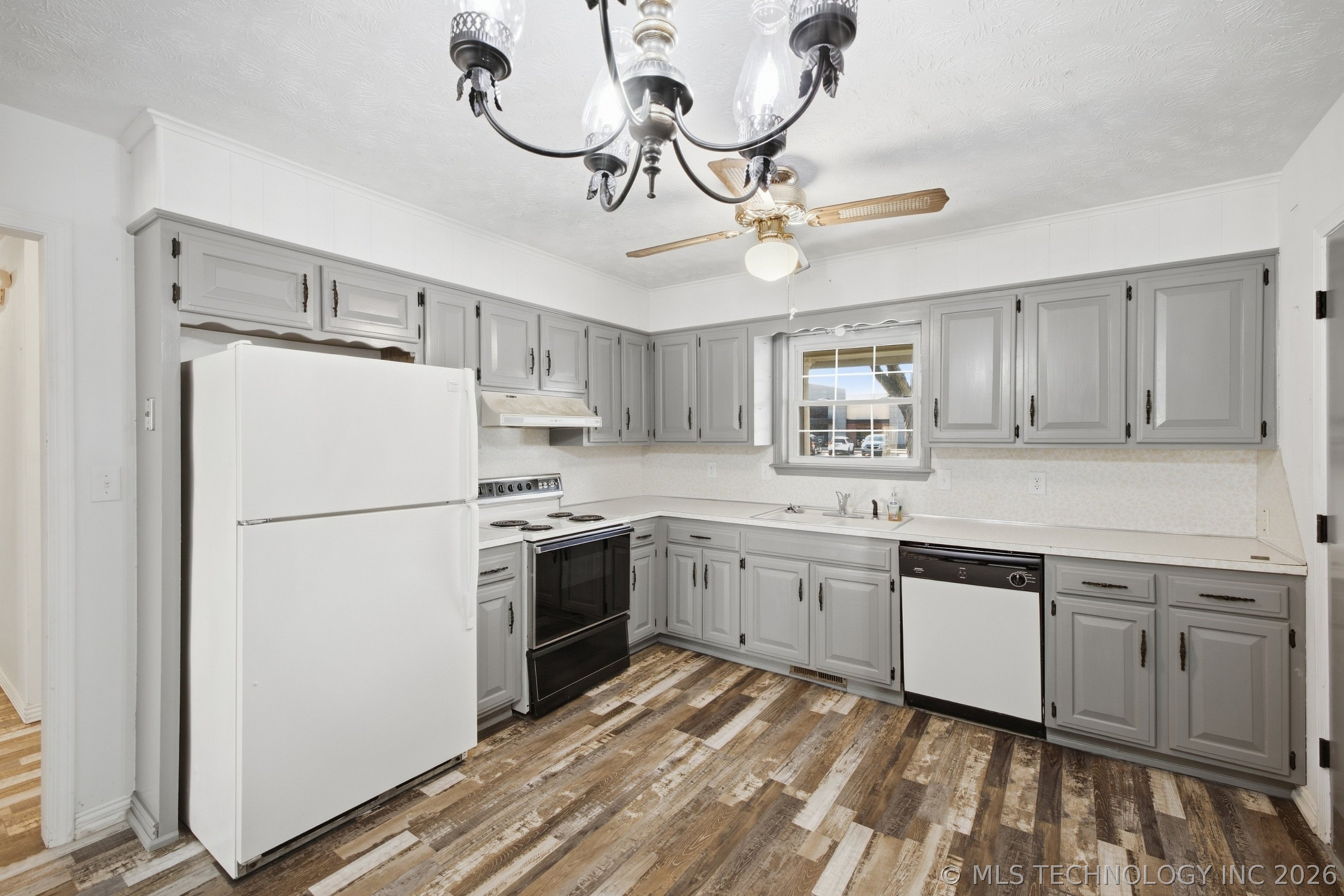 1509 Lahoma Property Photo 9
