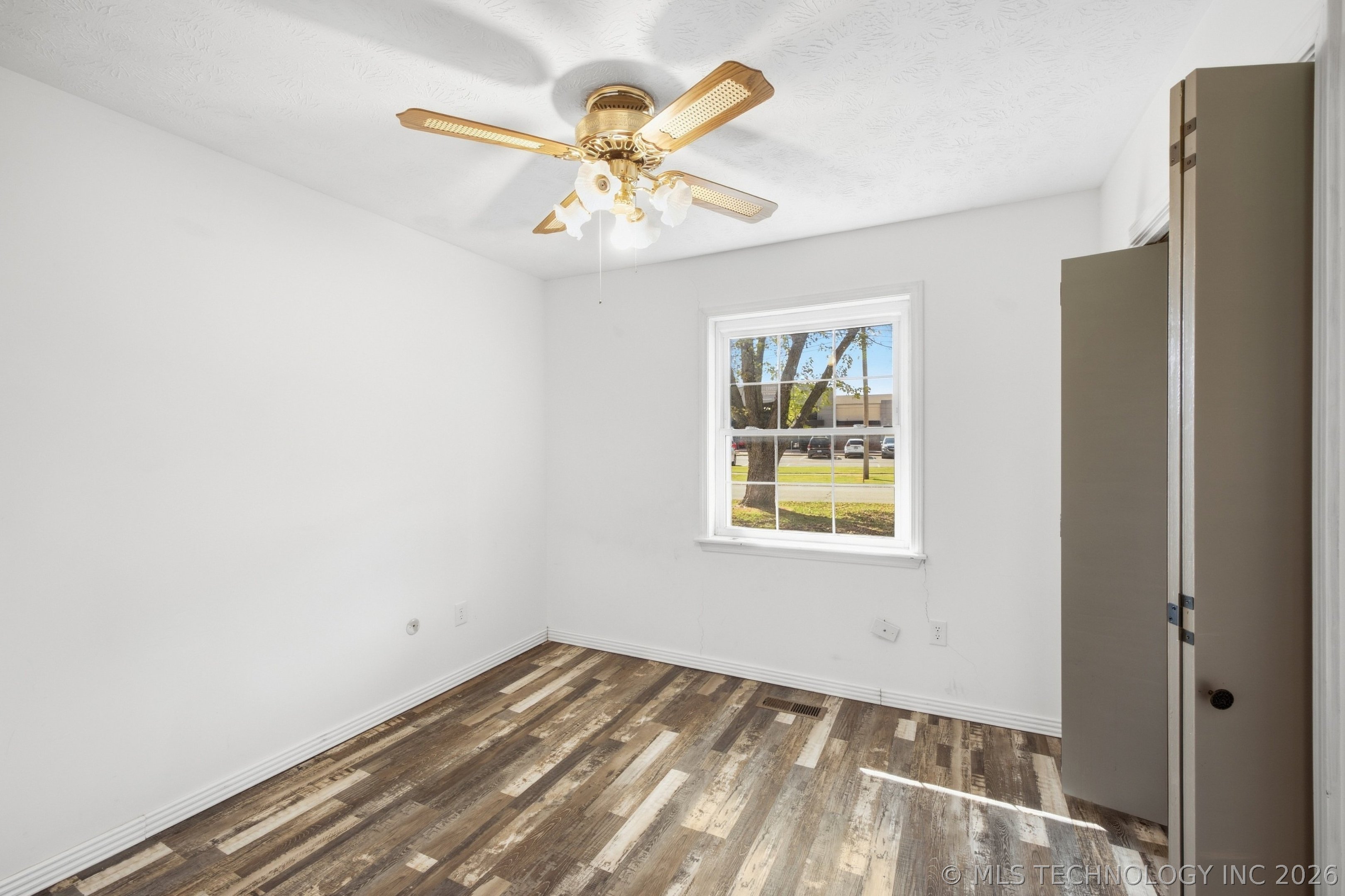 1509 Lahoma Property Photo 12