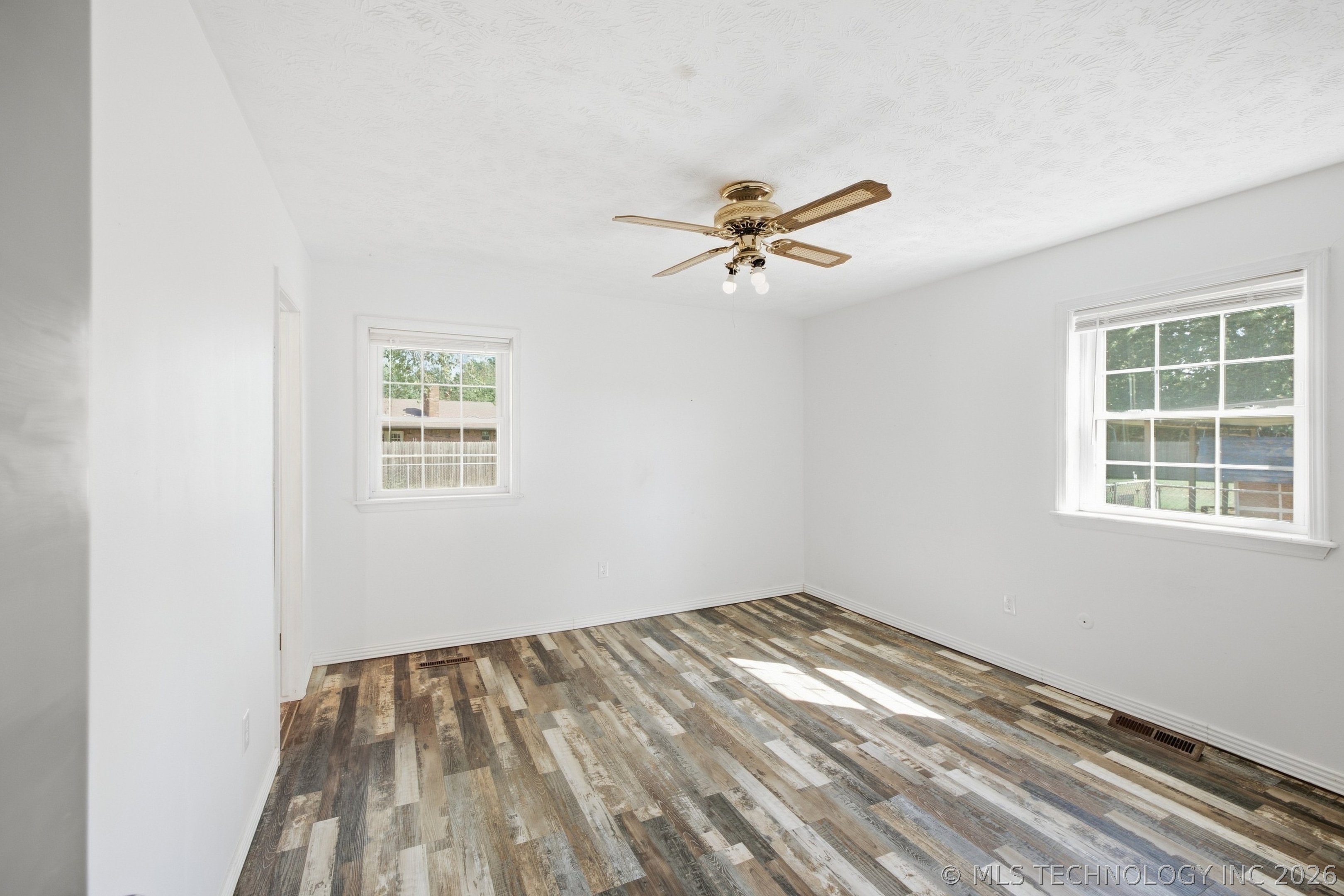 1509 Lahoma Property Photo 14