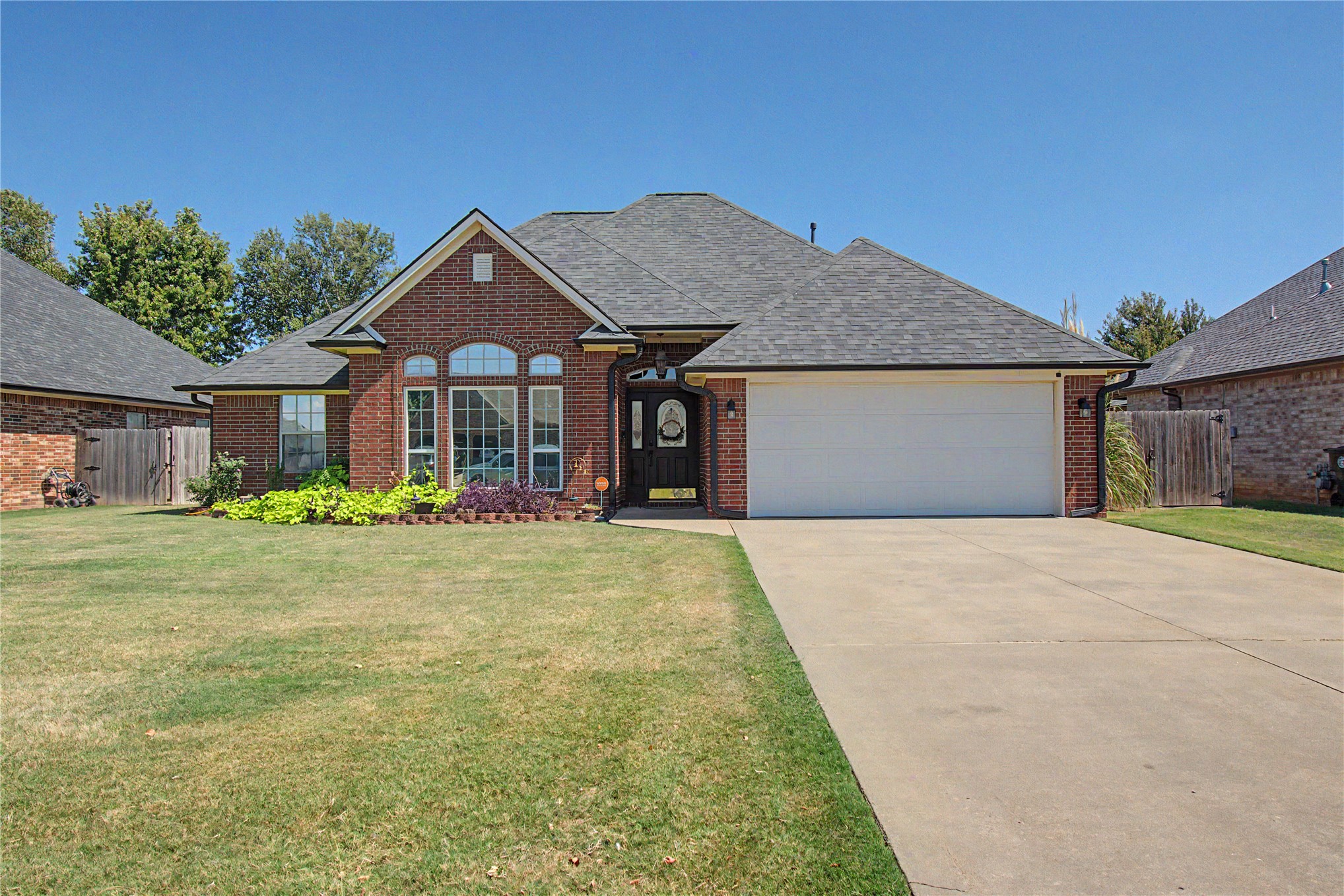 3908 Crestview Drive Property Photo 2