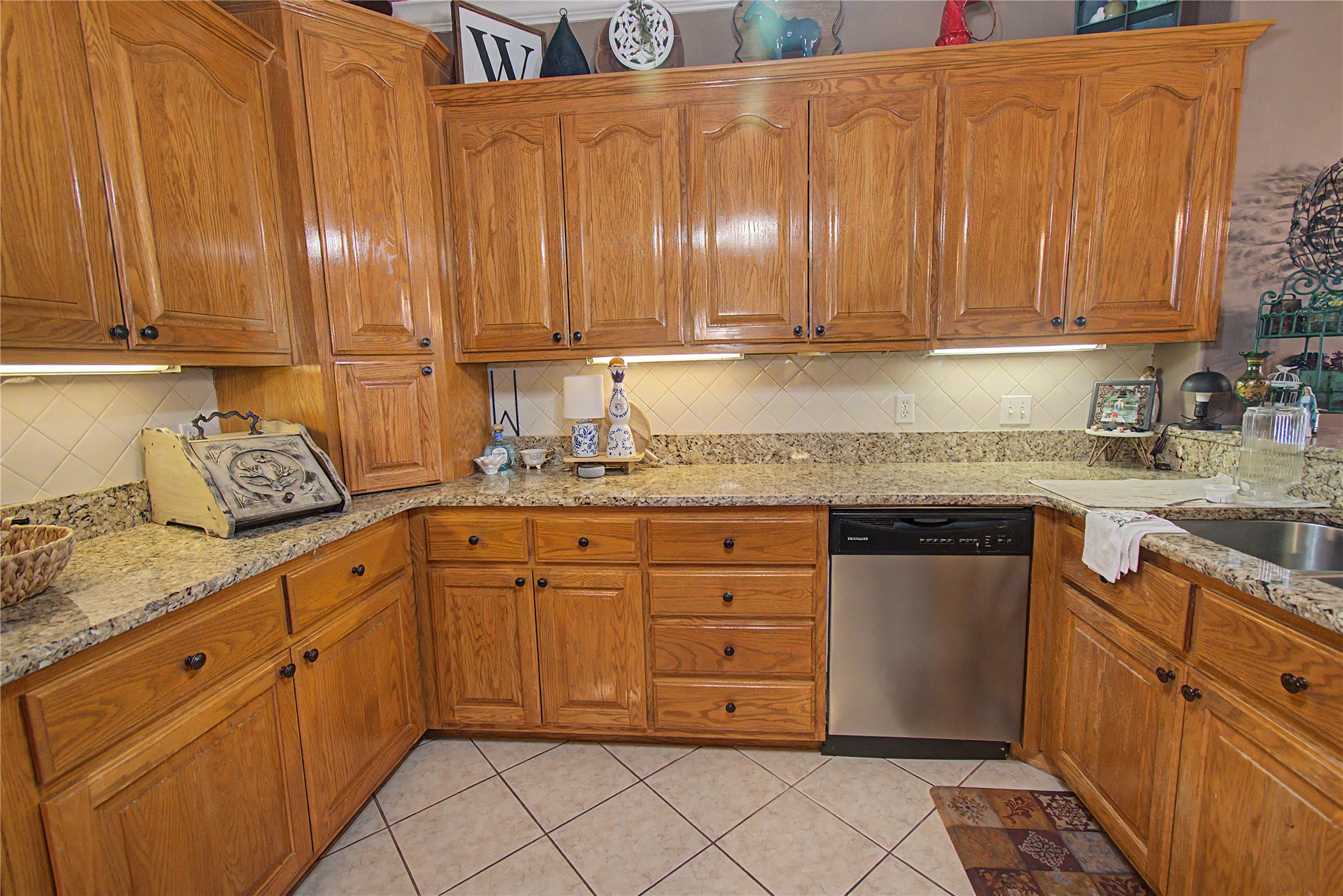 3908 Crestview Drive Property Photo 12