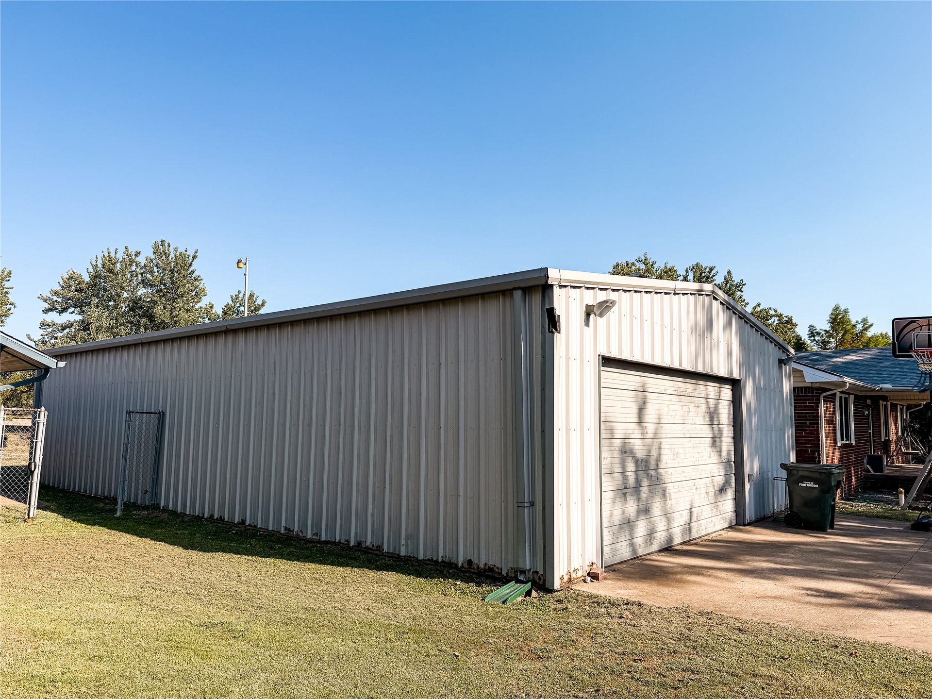 208 S Willey Street Property Photo 4