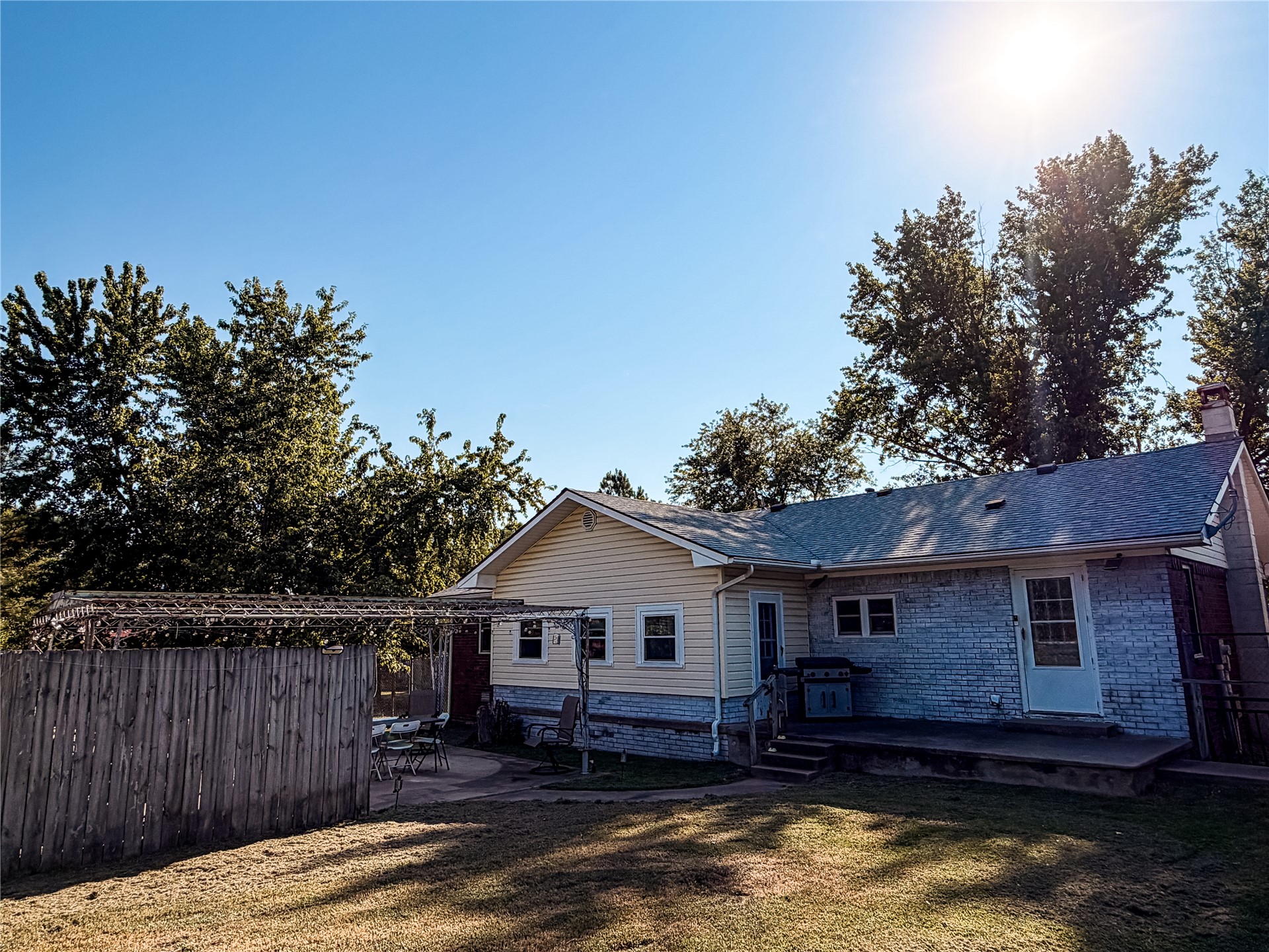 208 S Willey Street Property Photo 5