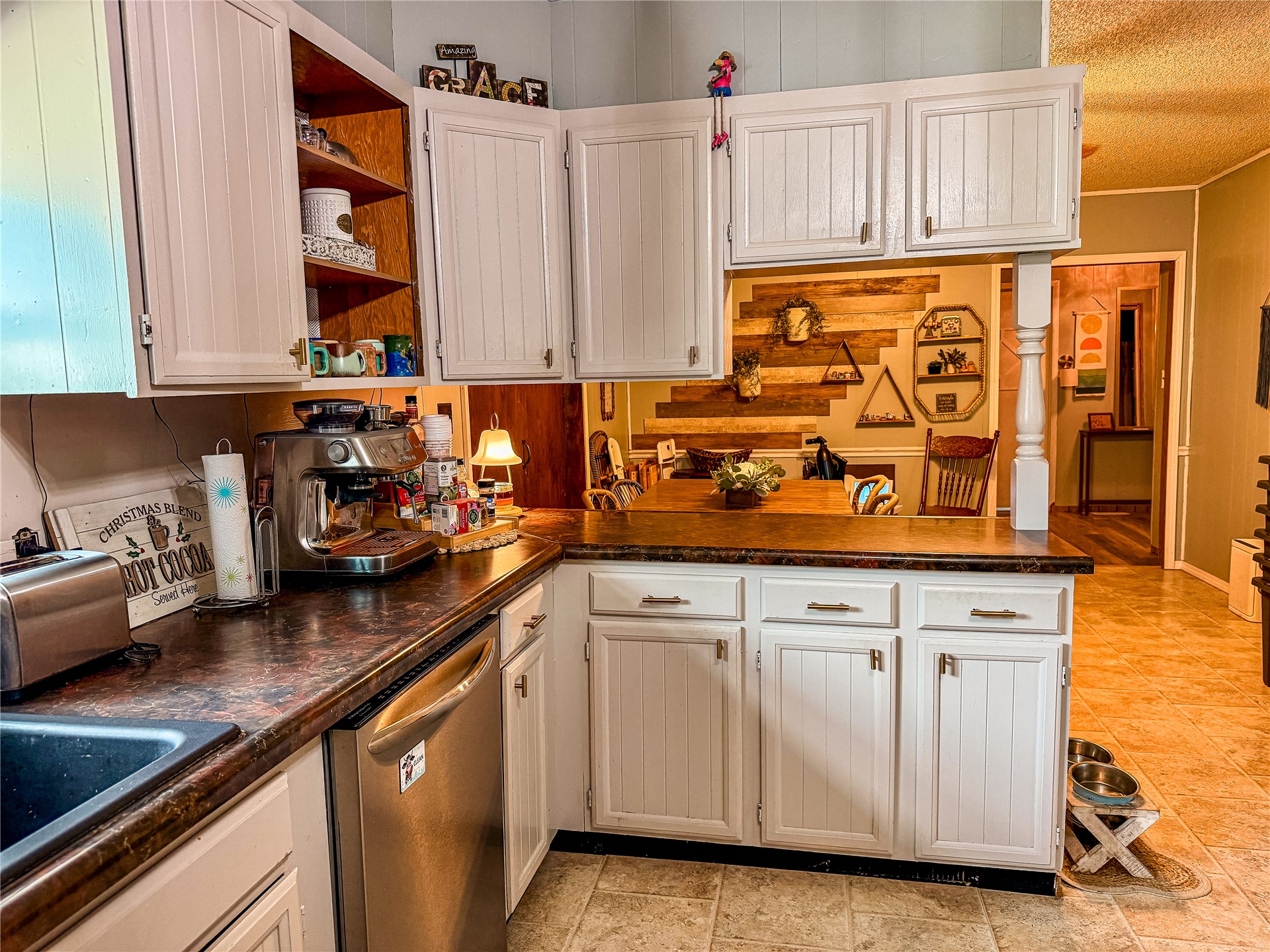 208 S Willey Street Property Photo 13