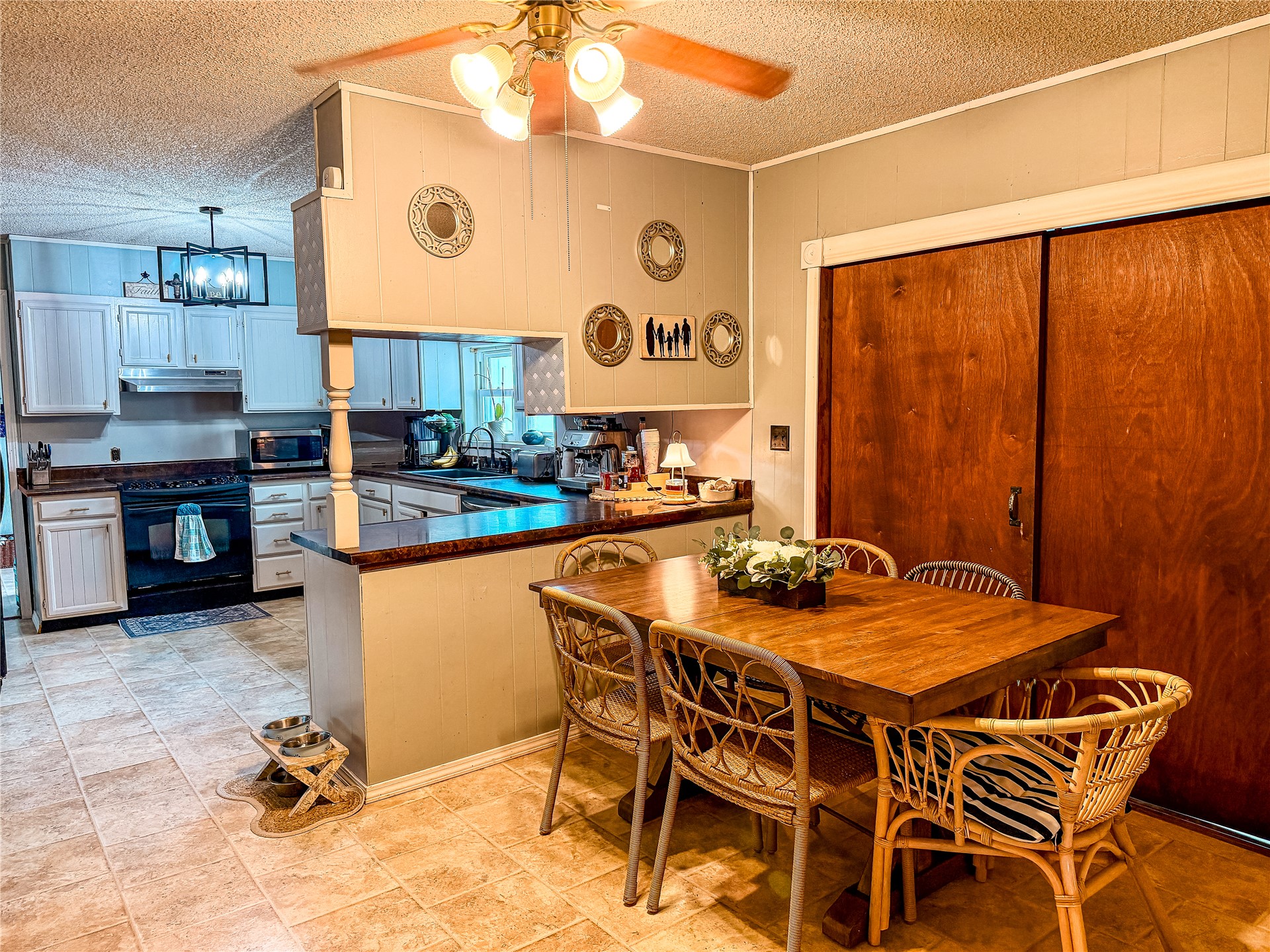 208 S Willey Street Property Photo 14