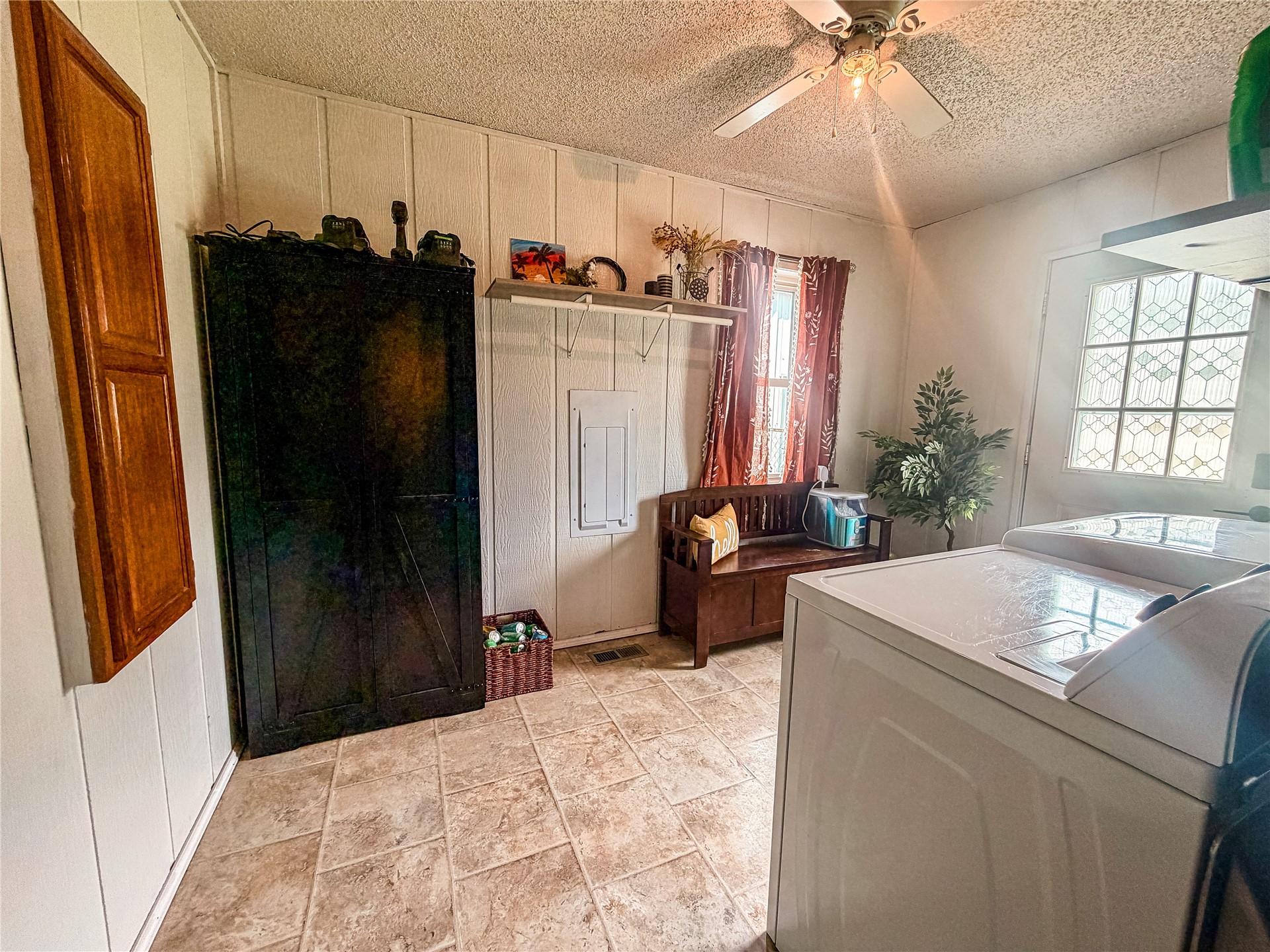 208 S Willey Street Property Photo 16