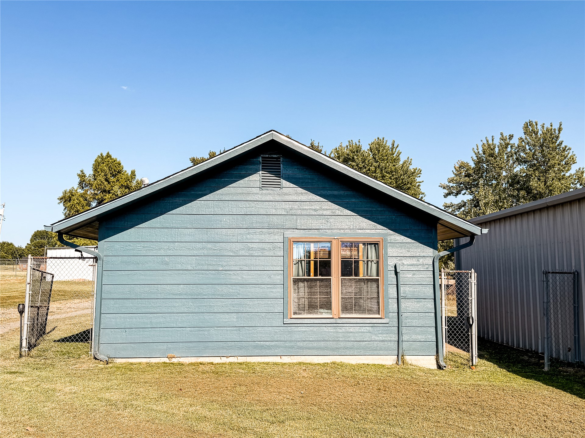 208 S Willey Street Property Photo 32