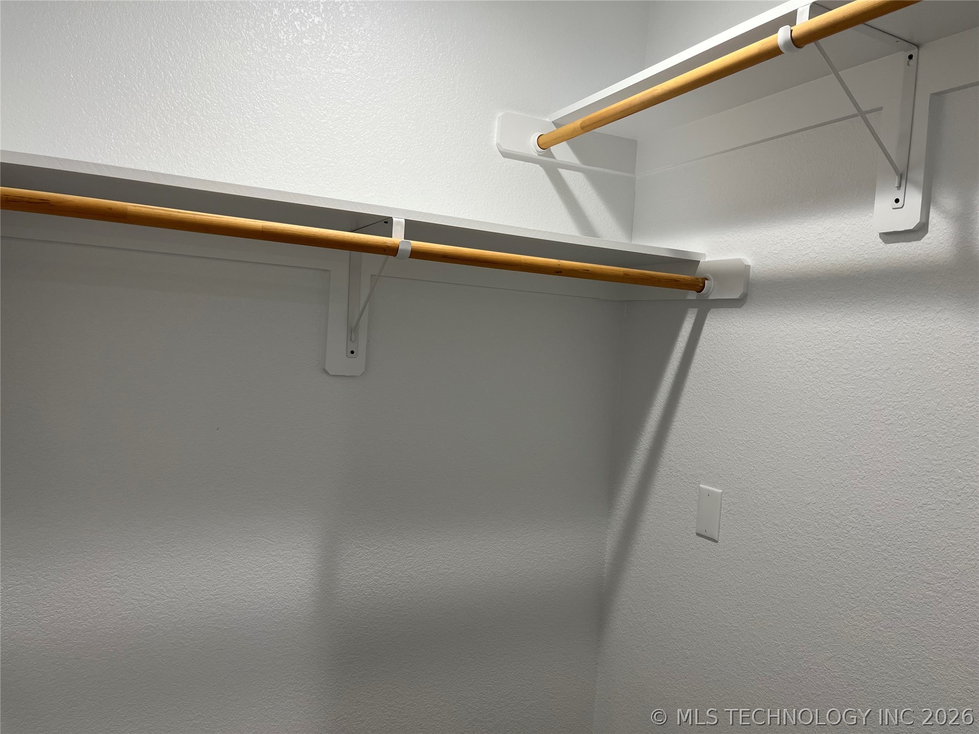 311 W Wilson Avenue Property Photo 7