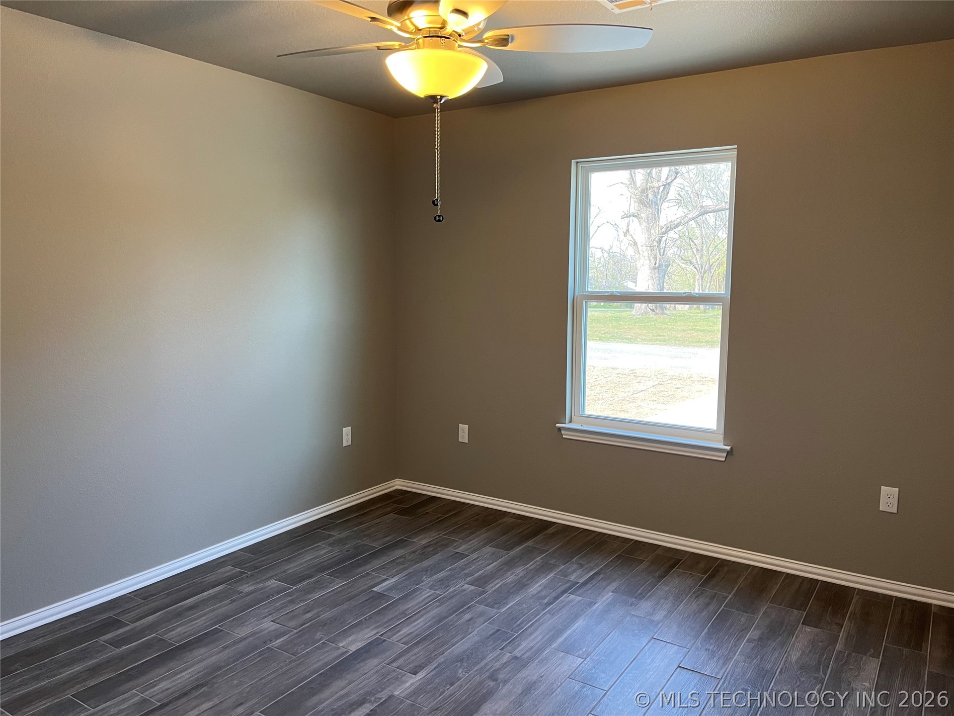 311 W Wilson Avenue Property Photo 9