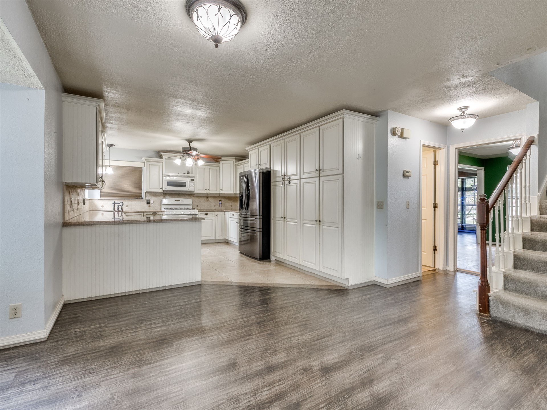 2411 W Kent Street Property Photo 3