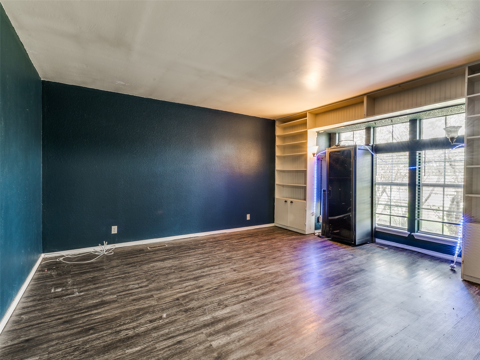 2411 W Kent Street Property Photo 13