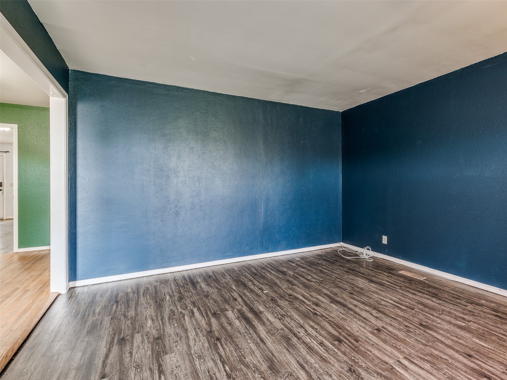 2411 W Kent Street Property Photo 16