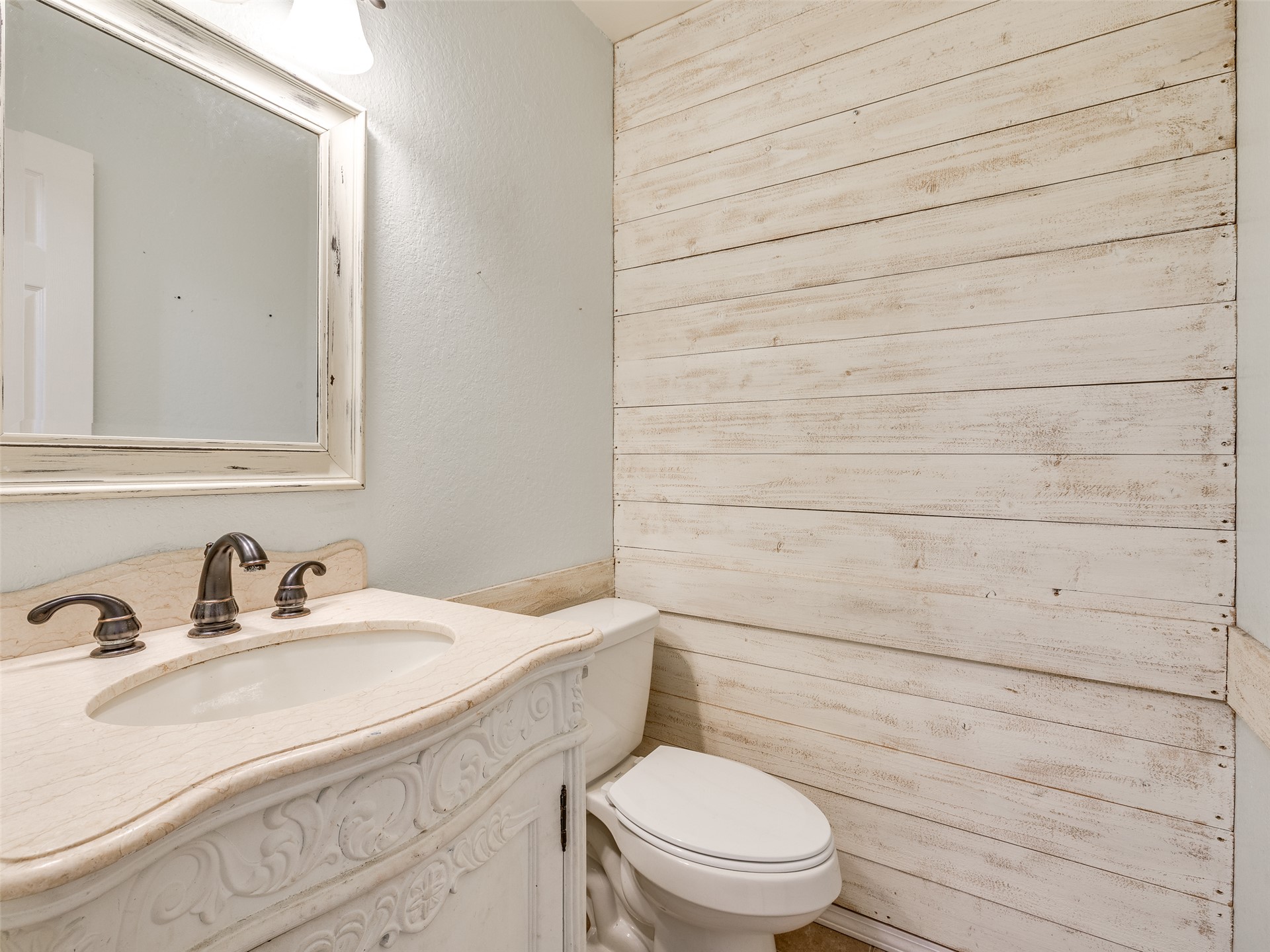 2411 W Kent Street Property Photo 19