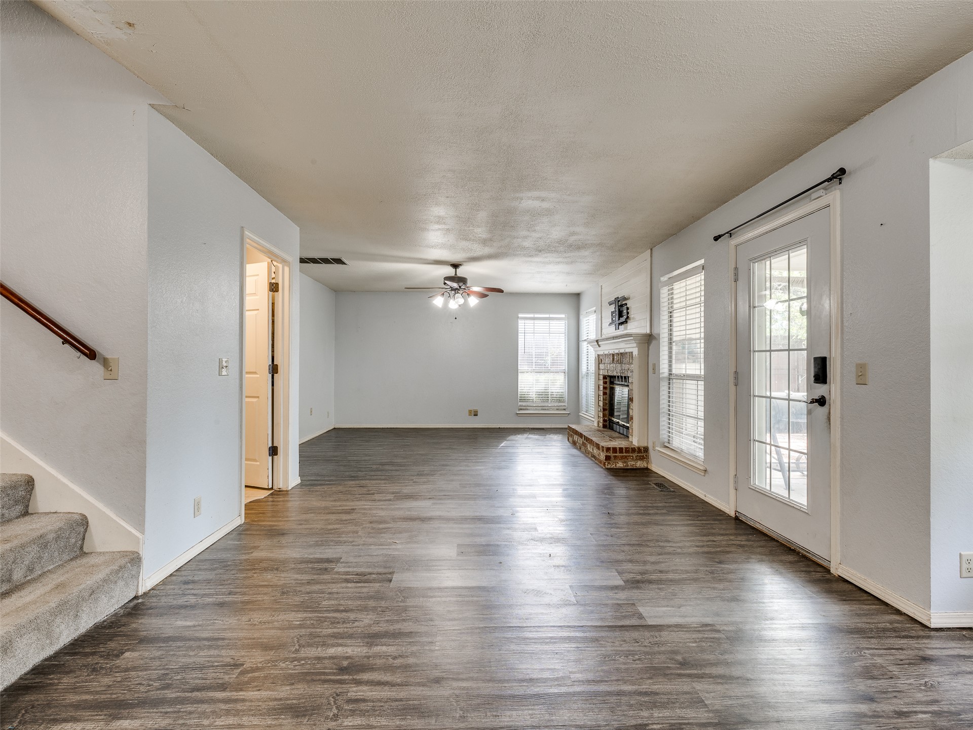 2411 W Kent Street Property Photo 21