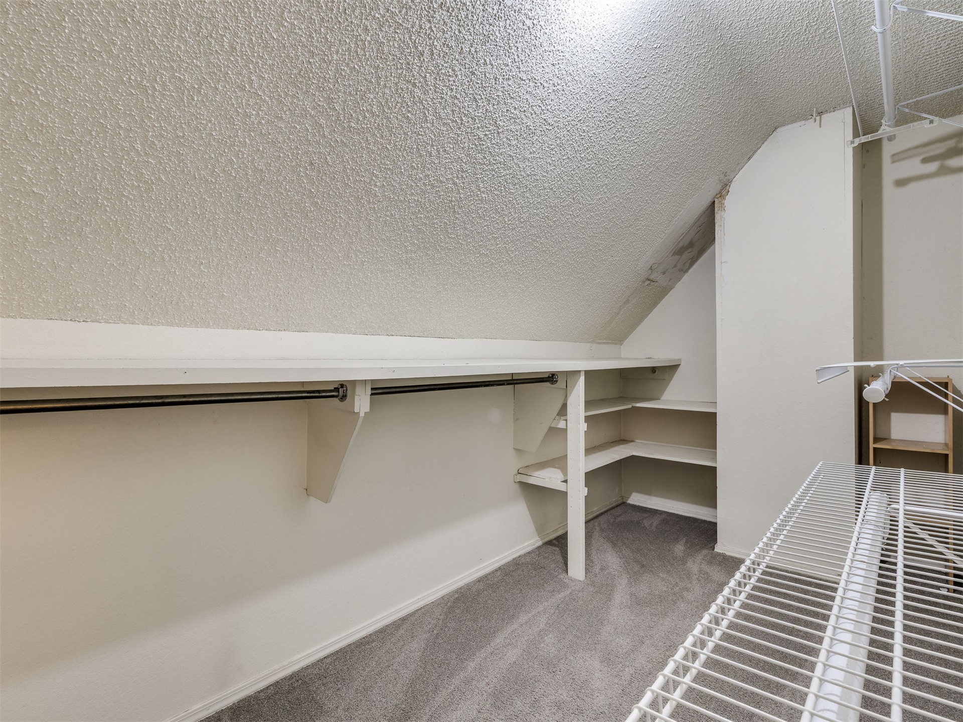 2411 W Kent Street Property Photo 23