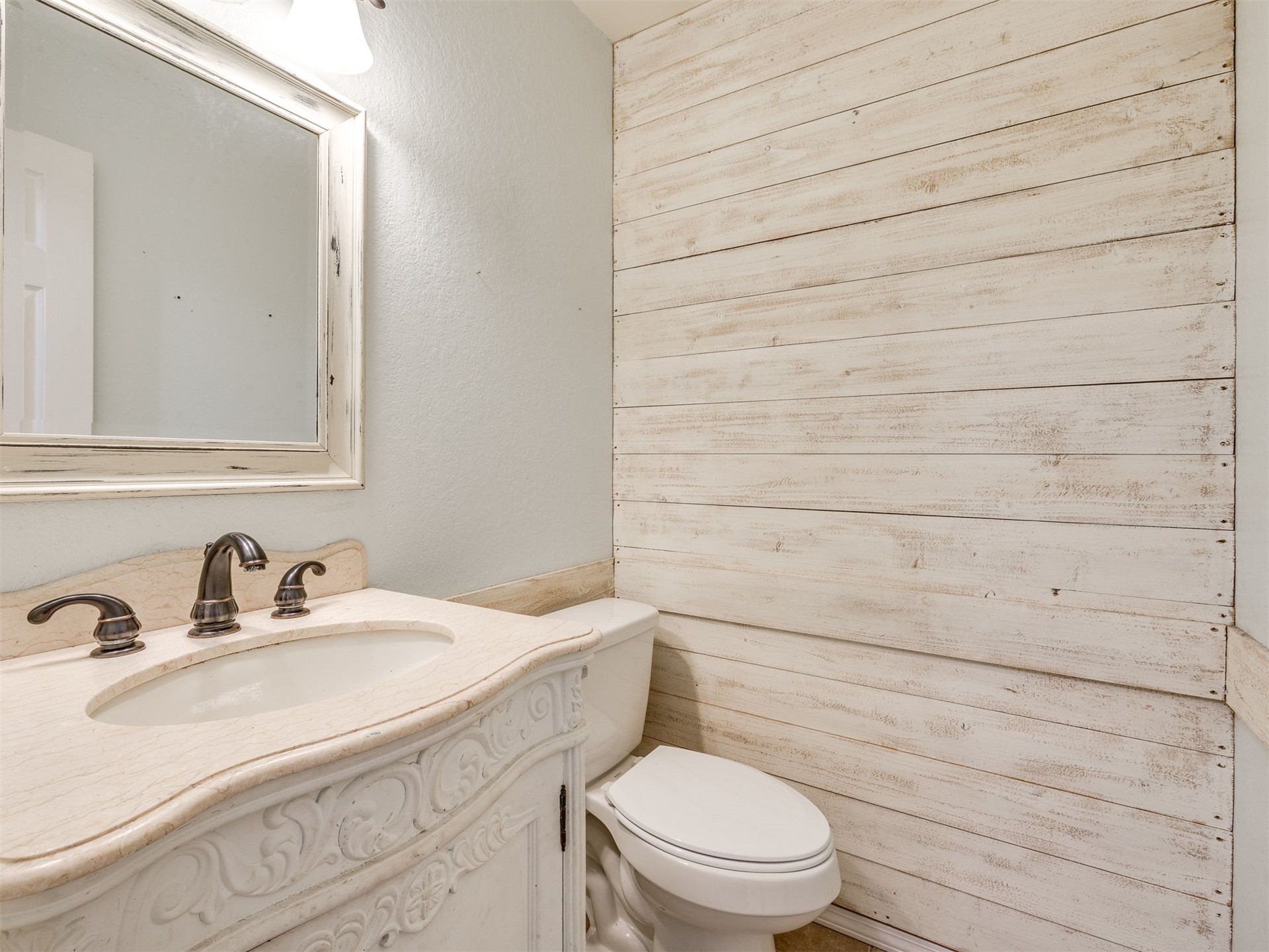 2411 W Kent Street Property Photo 26