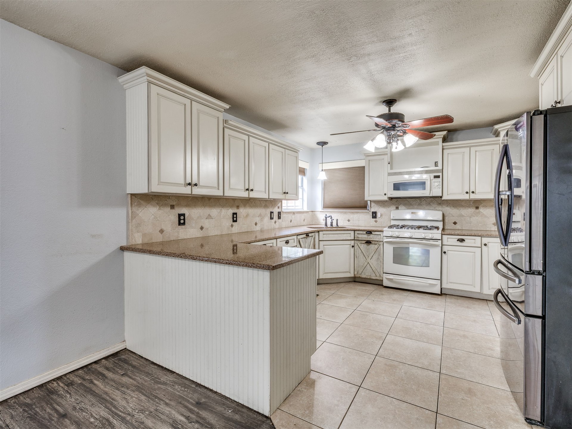 2411 W Kent Street Property Photo 33