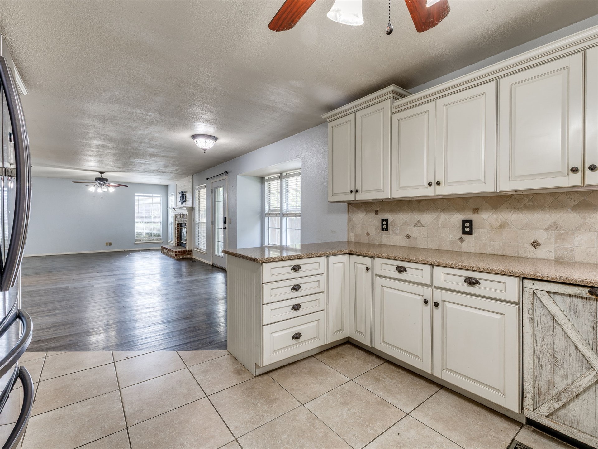 2411 W Kent Street Property Photo 39