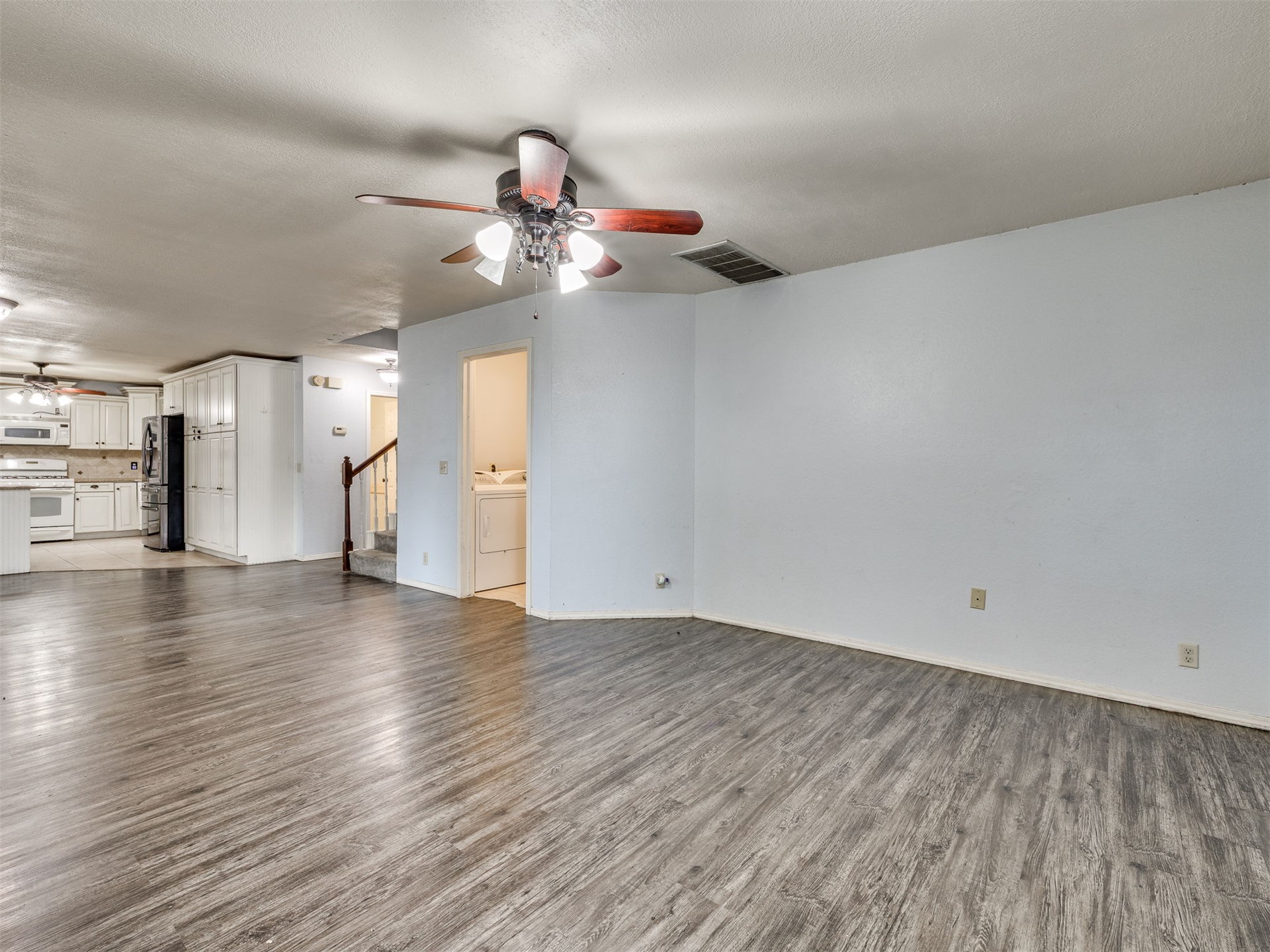 2411 W Kent Street Property Photo 41