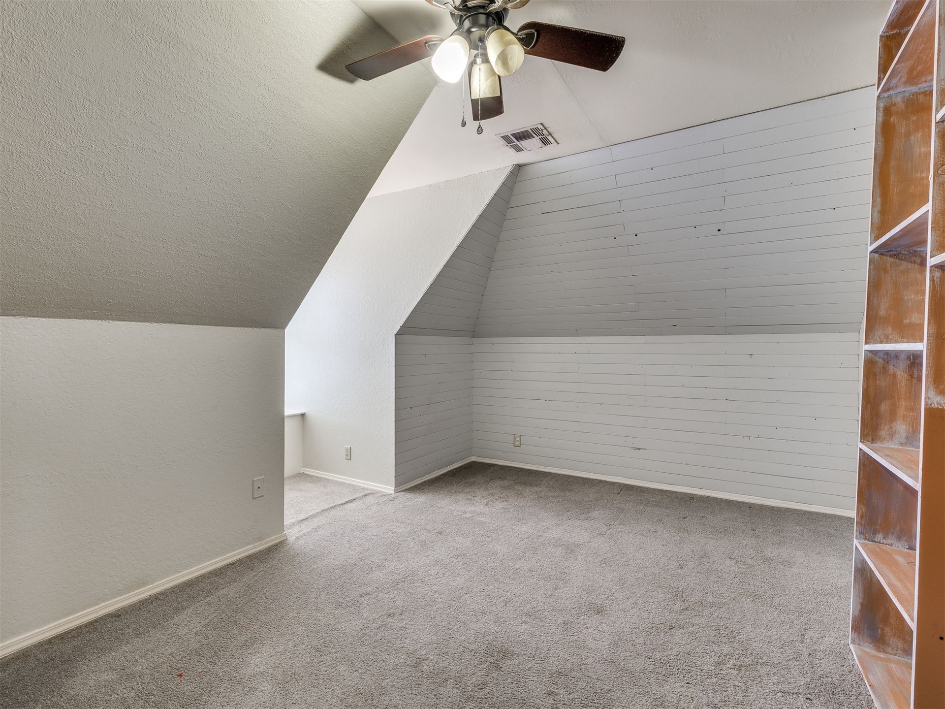 2411 W Kent Street Property Photo 43