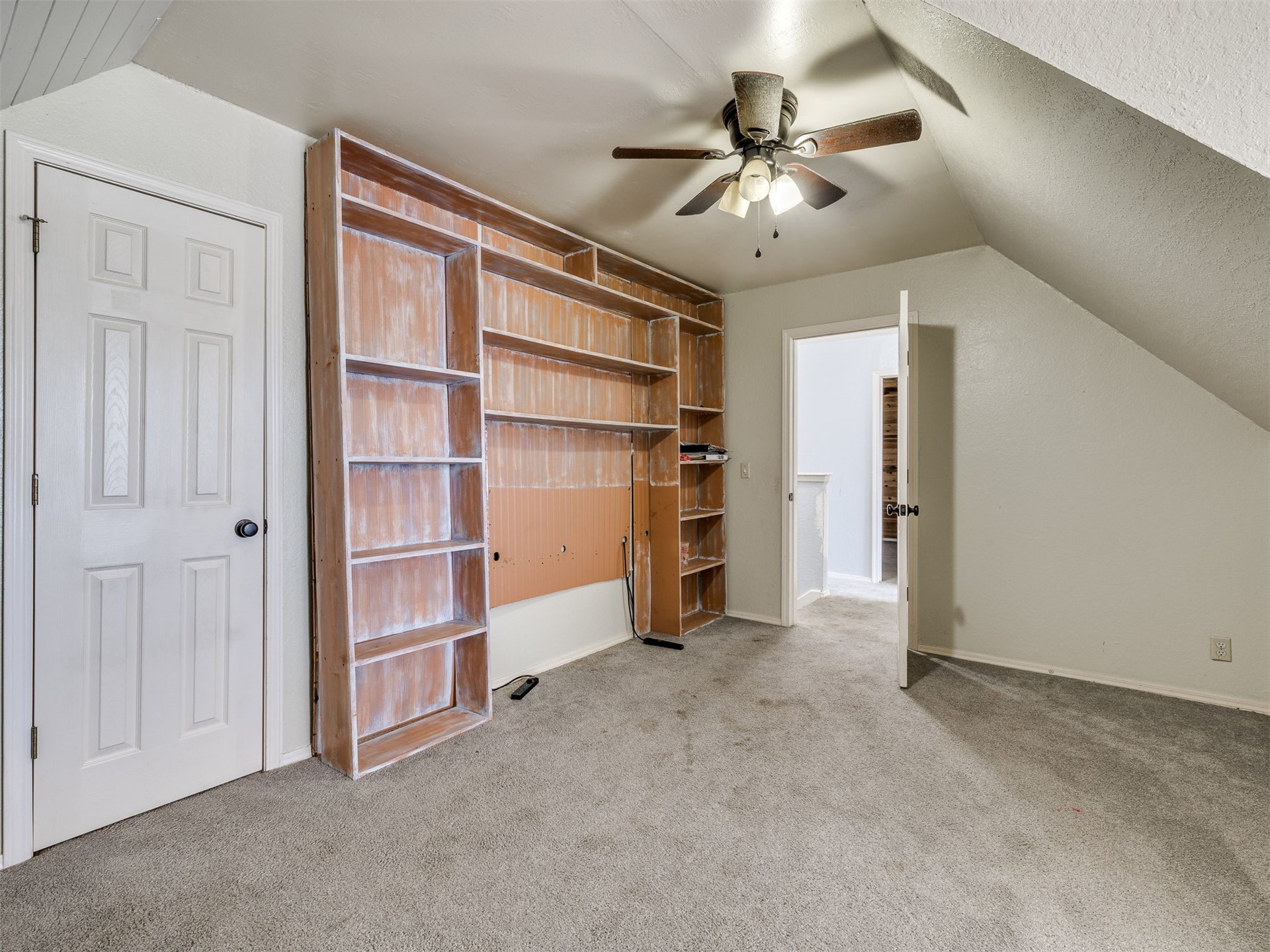 2411 W Kent Street Property Photo 44