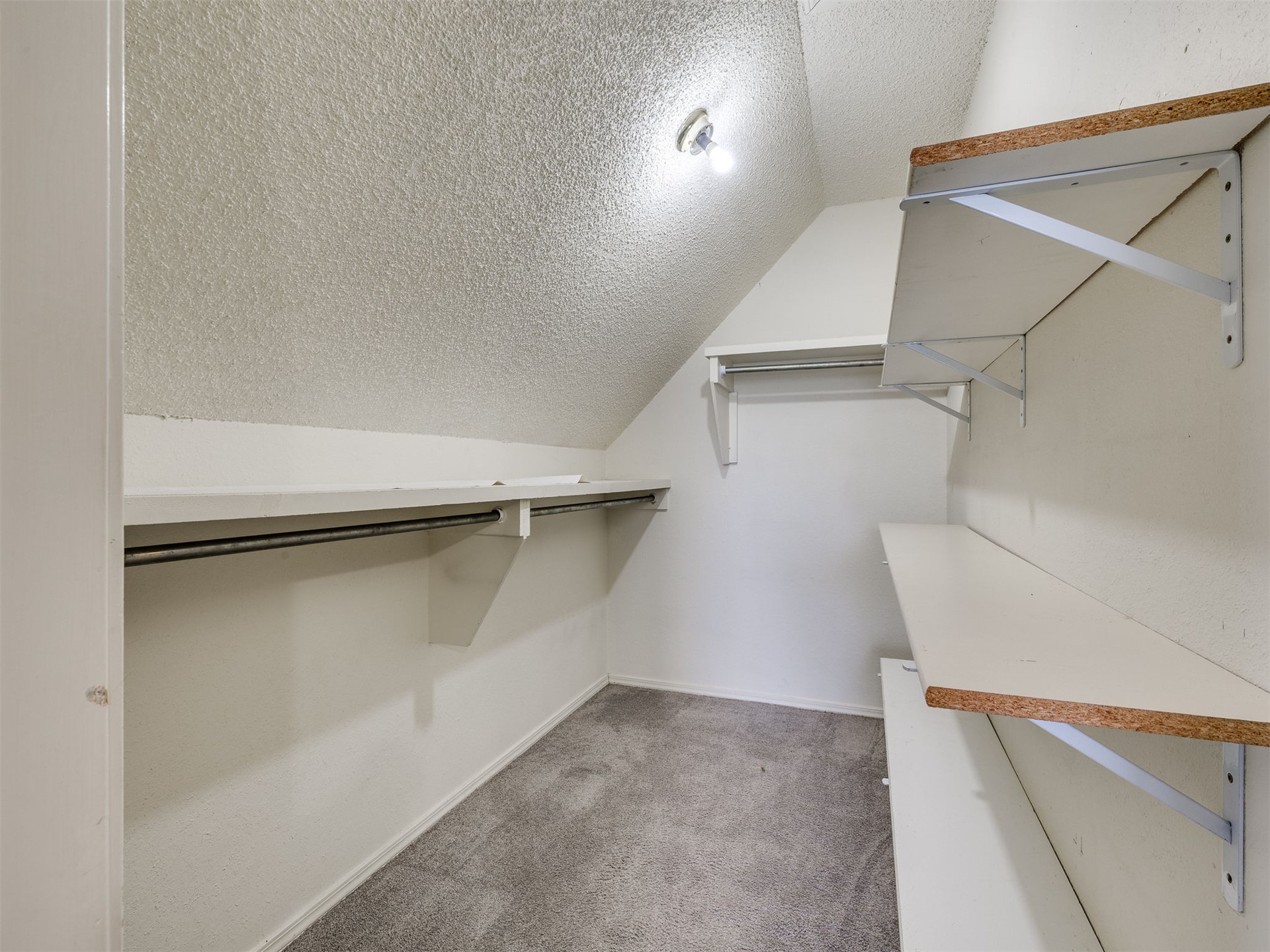 2411 W Kent Street Property Photo 45
