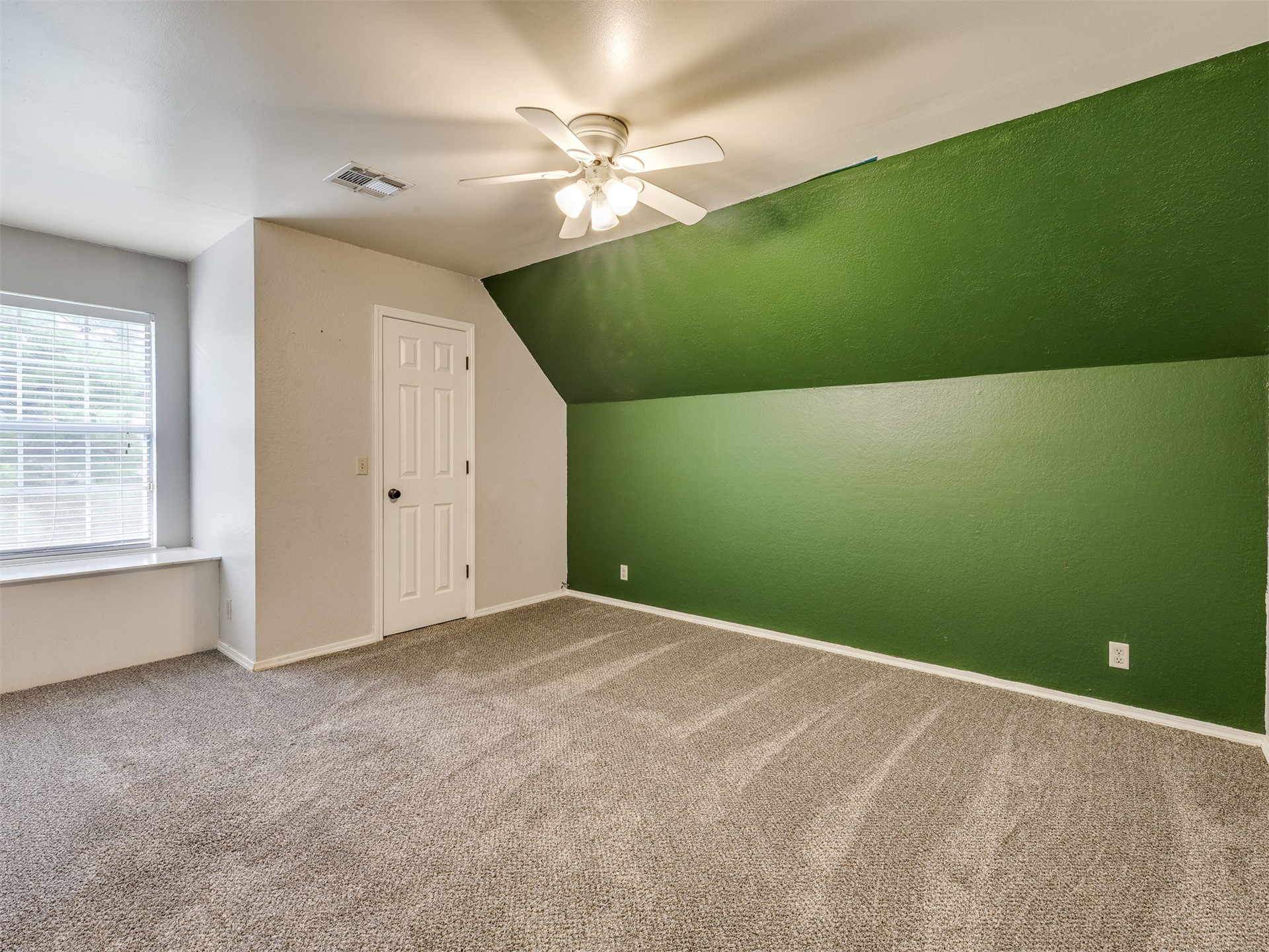 2411 W Kent Street Property Photo 46