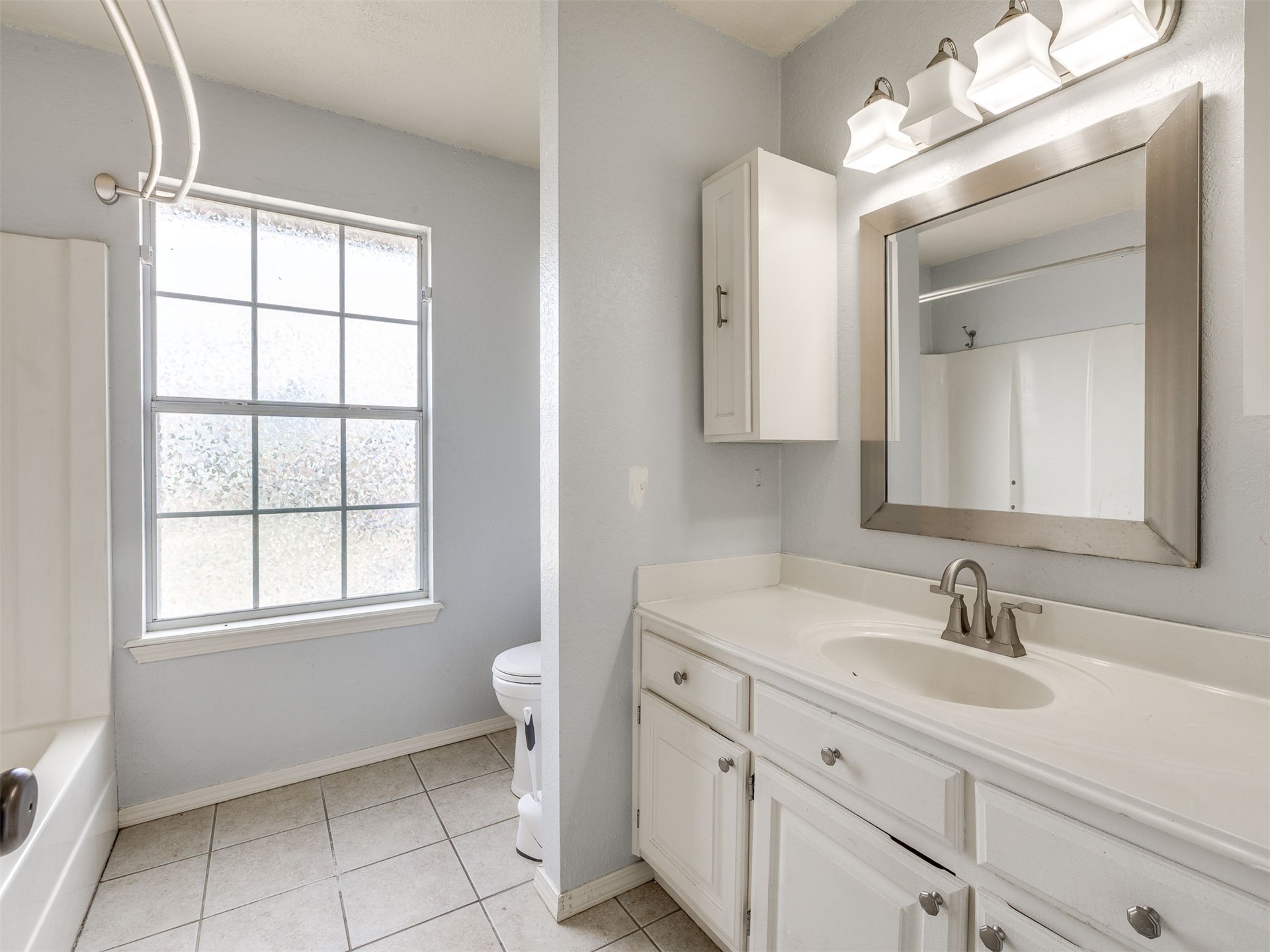 2411 W Kent Street Property Photo 47
