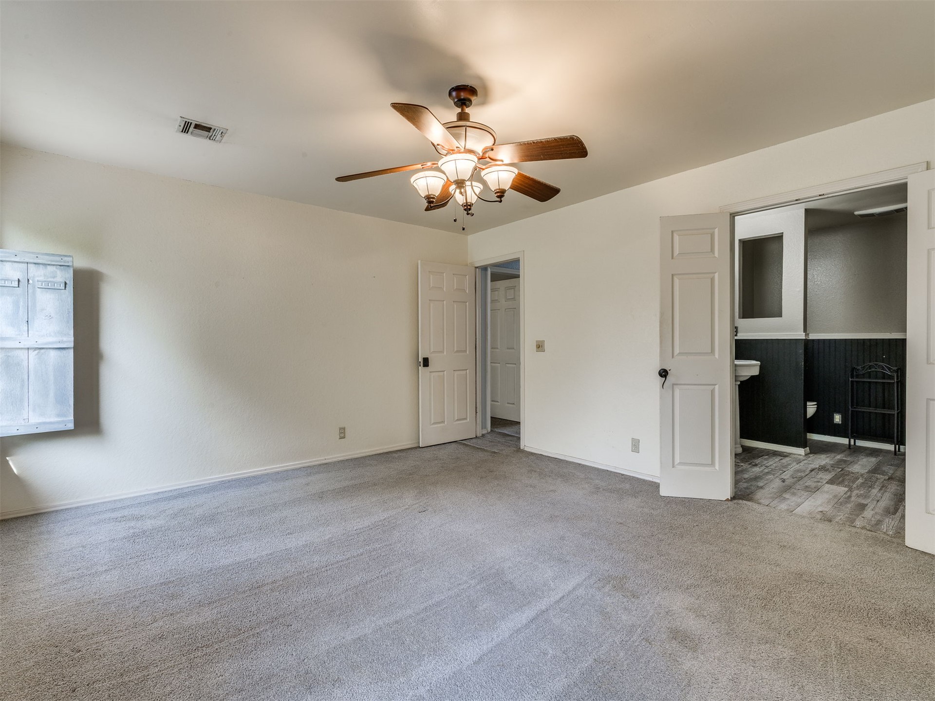 2411 W Kent Street Property Photo 52