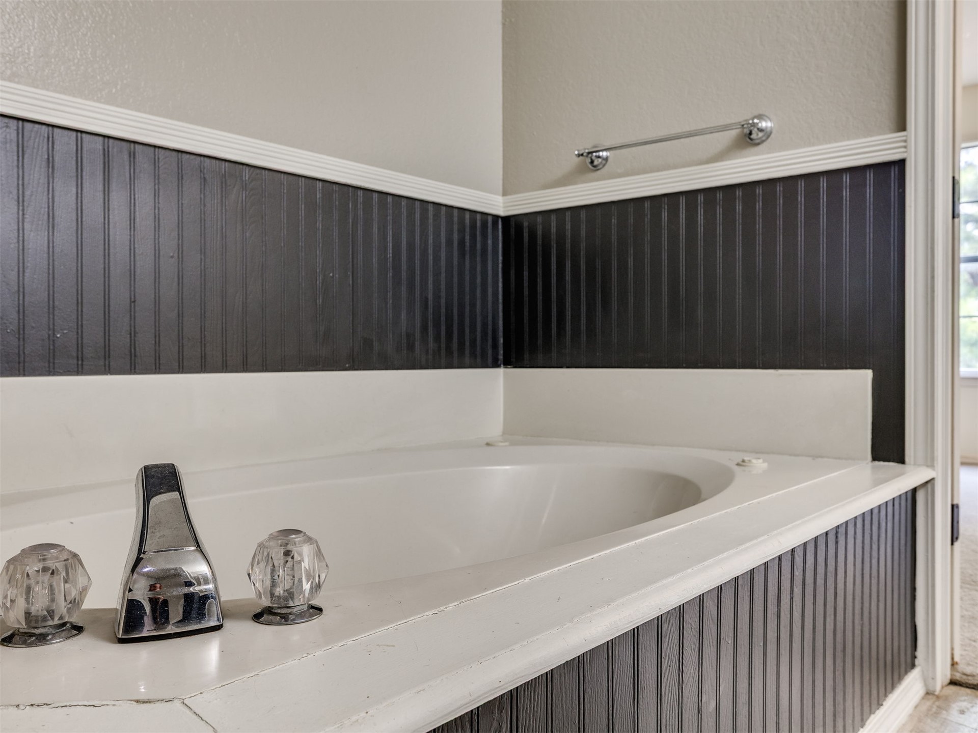 2411 W Kent Street Property Photo 53