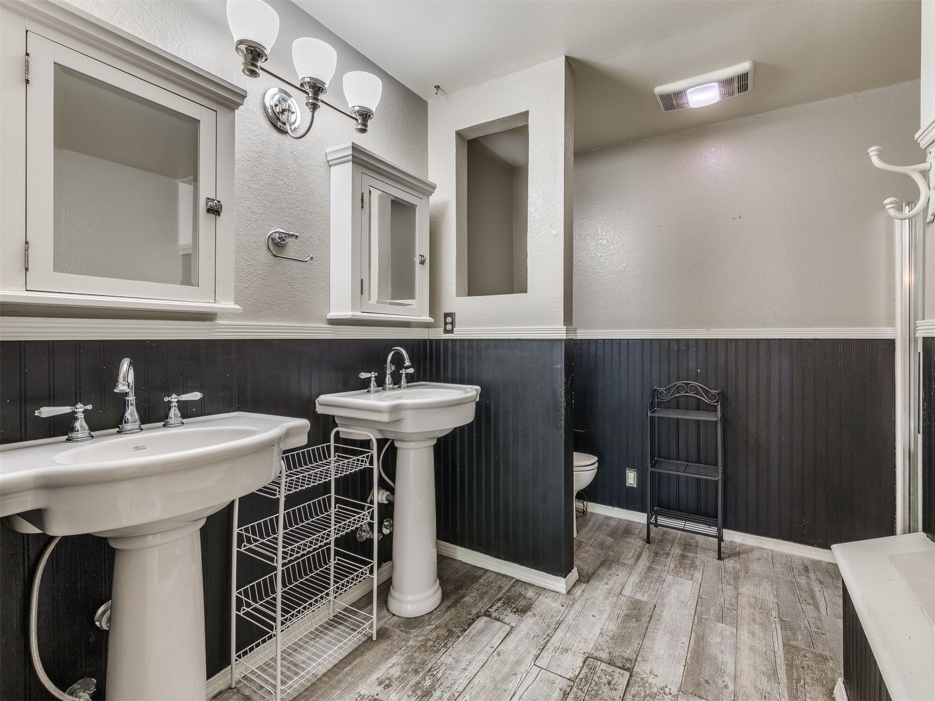 2411 W Kent Street Property Photo 55