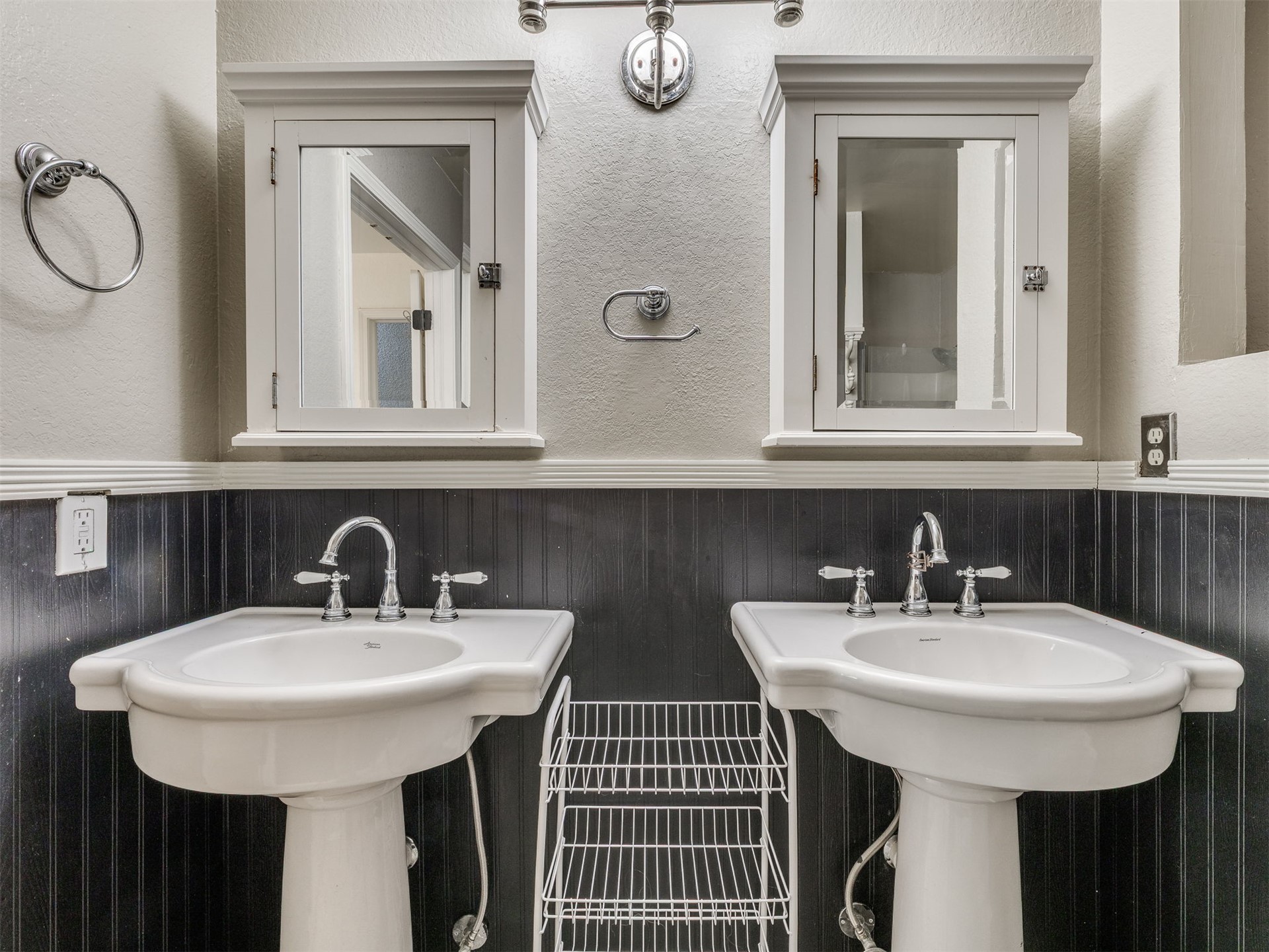 2411 W Kent Street Property Photo 56