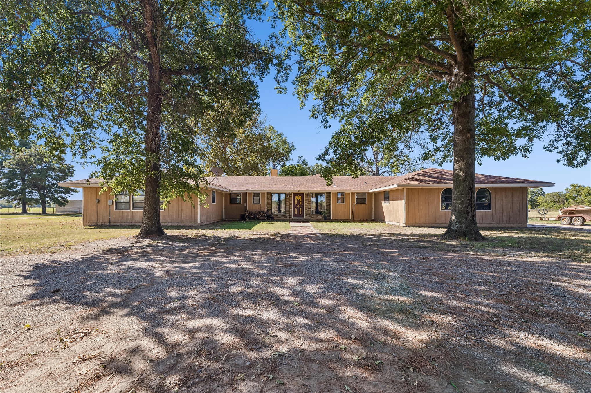 20220 E 700 Road Property Photo 1
