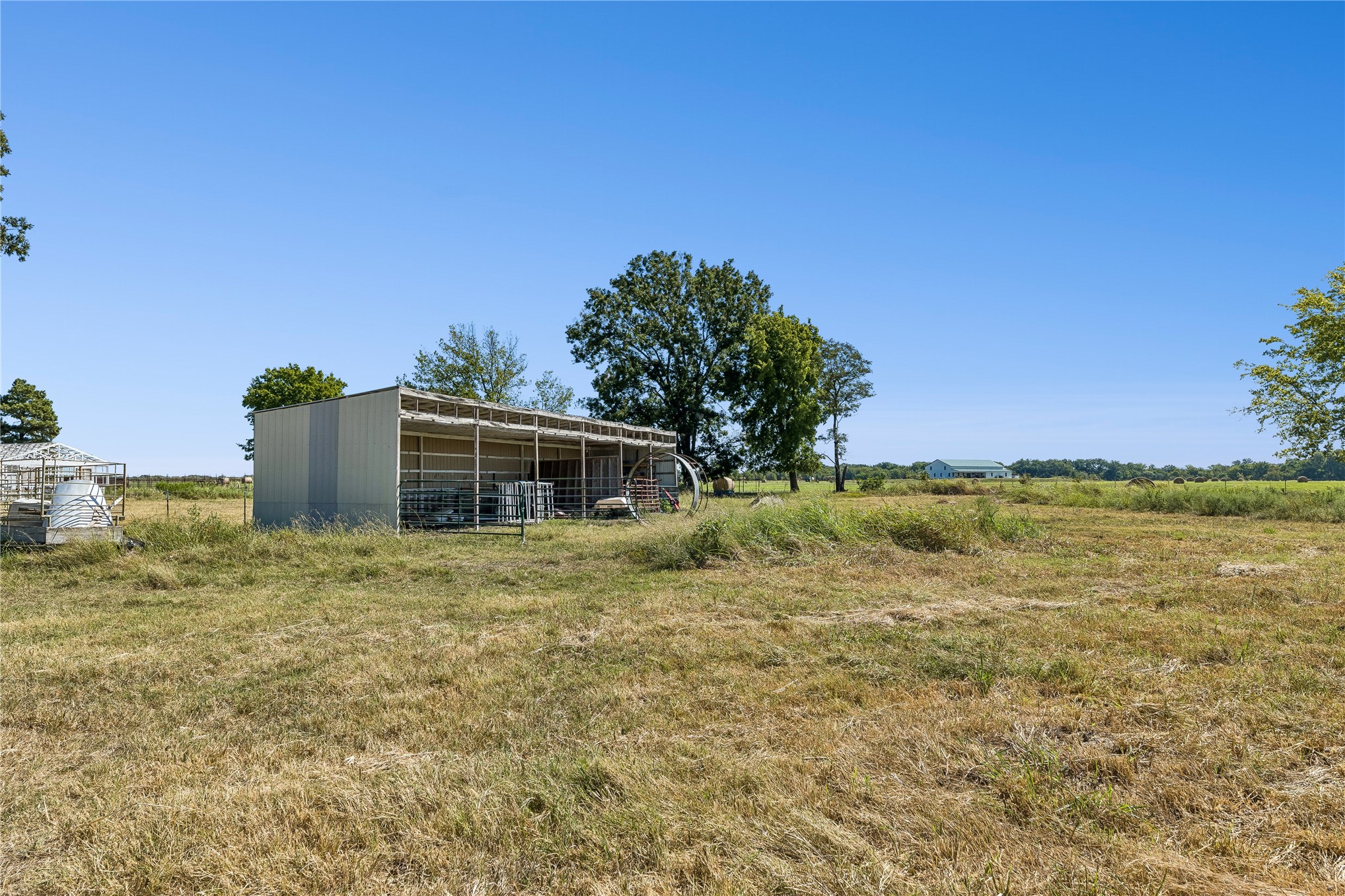 20220 E 700 Road Property Photo 6