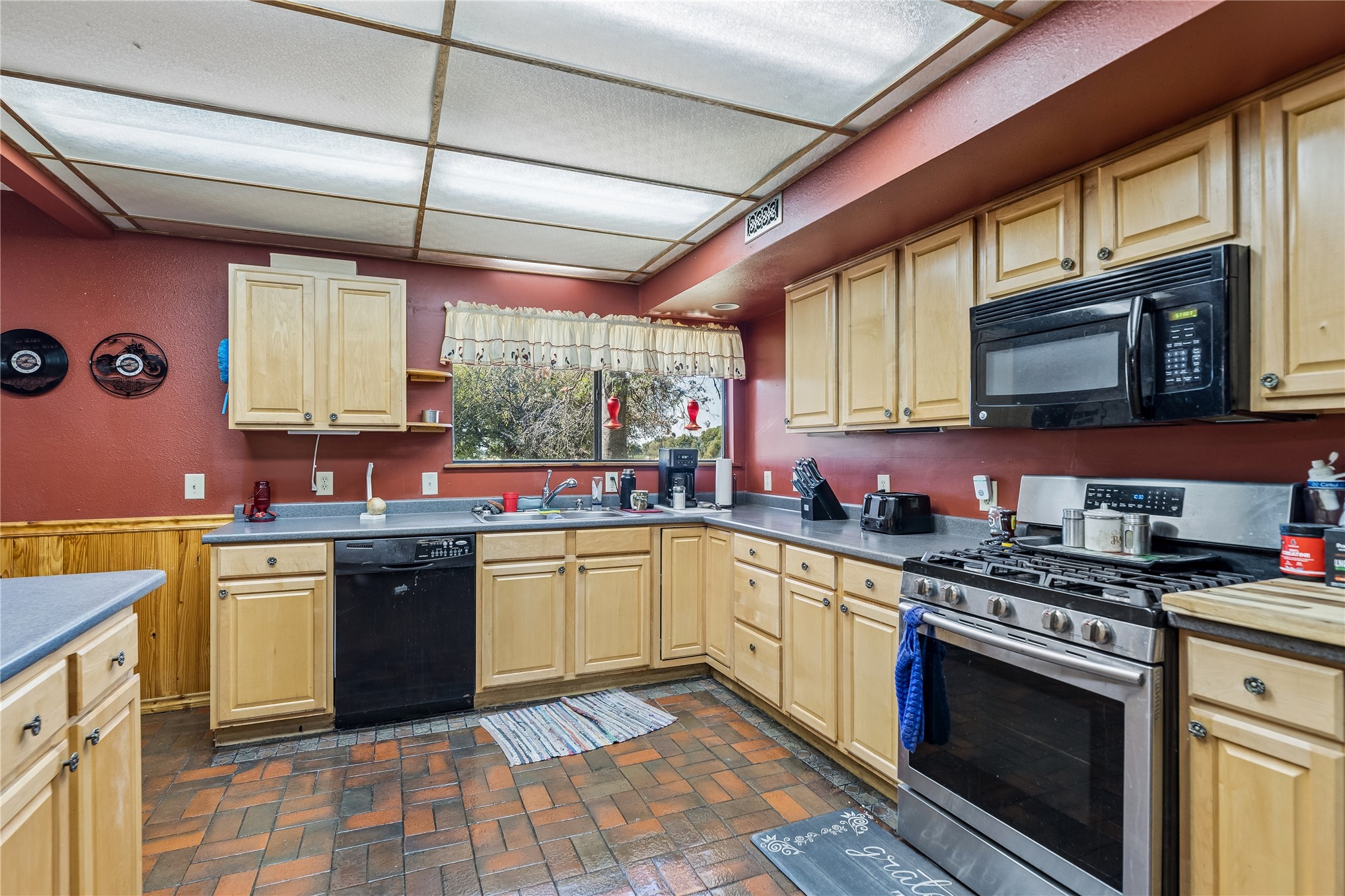 20220 E 700 Road Property Photo 12