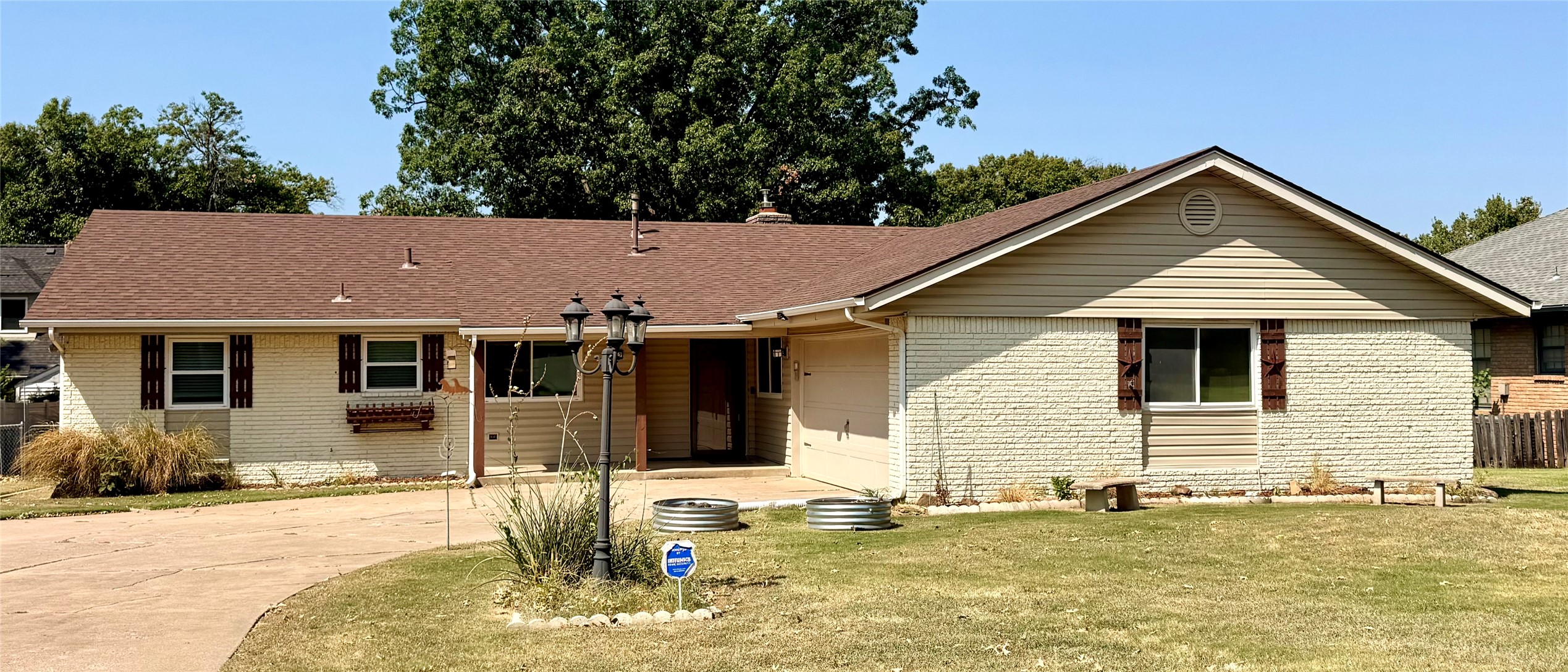 6002 S Lakewood Avenue Property Photo 1