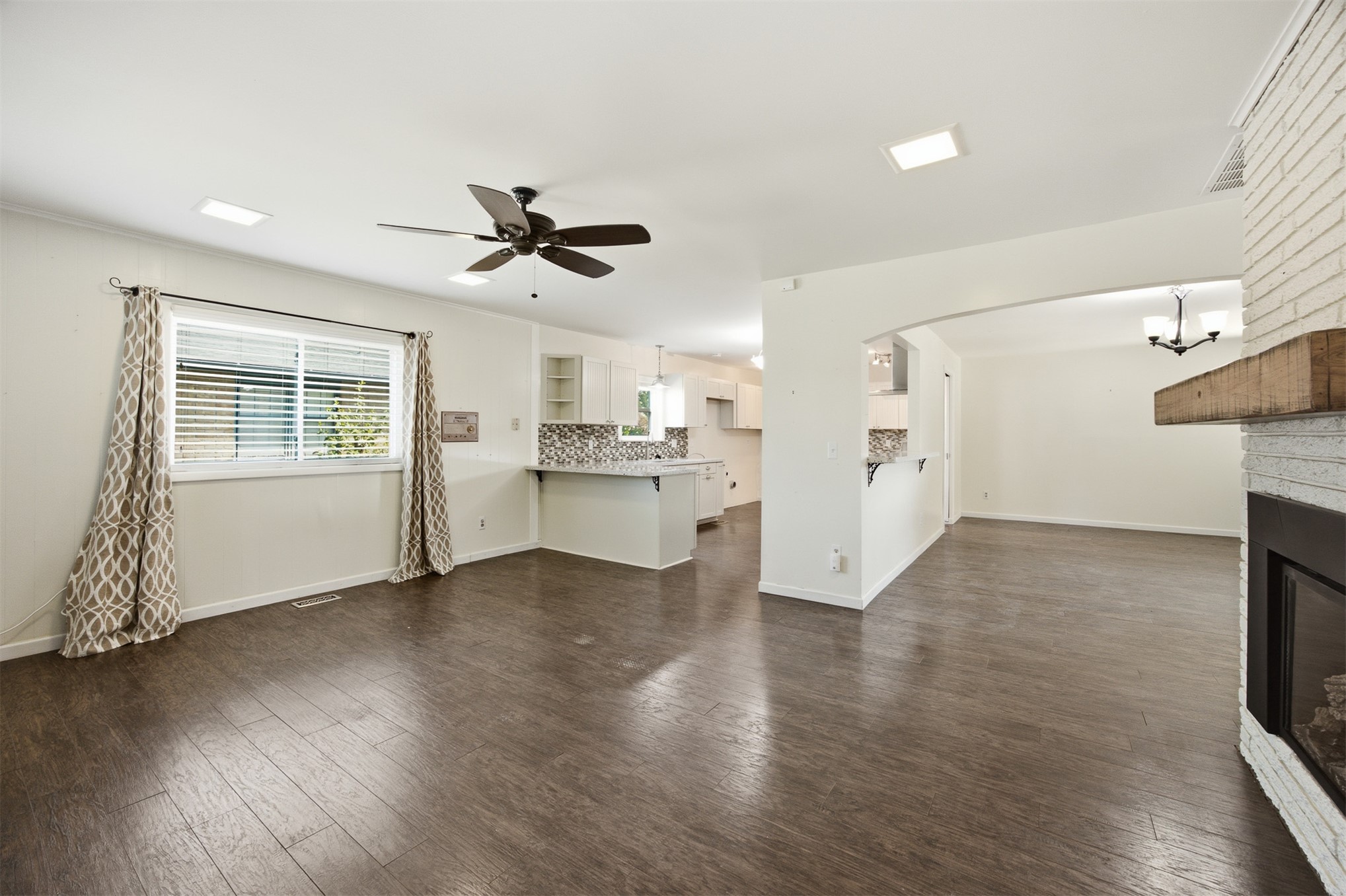 6002 S Lakewood Avenue Property Photo 10