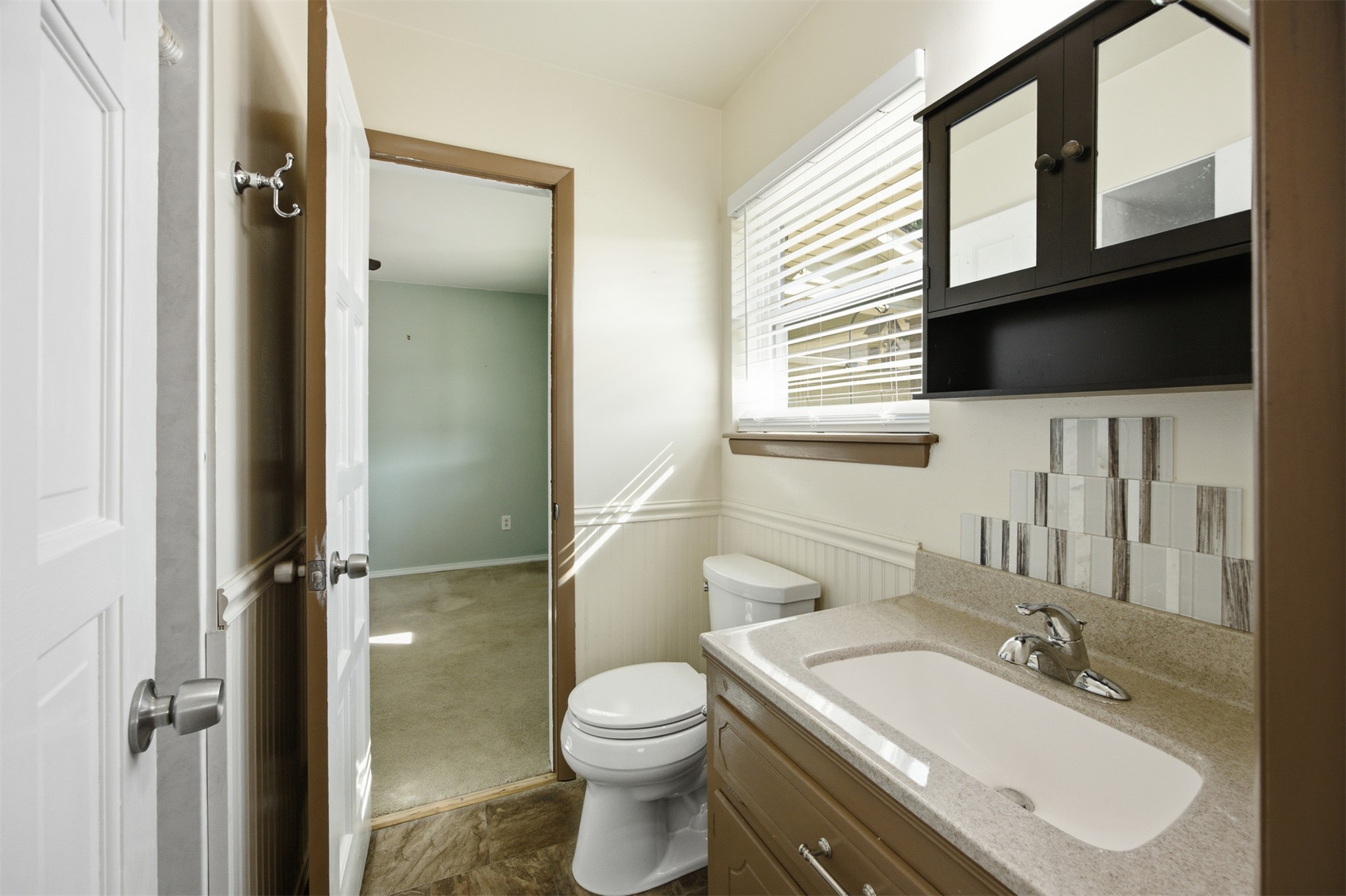 6002 S Lakewood Avenue Property Photo 27