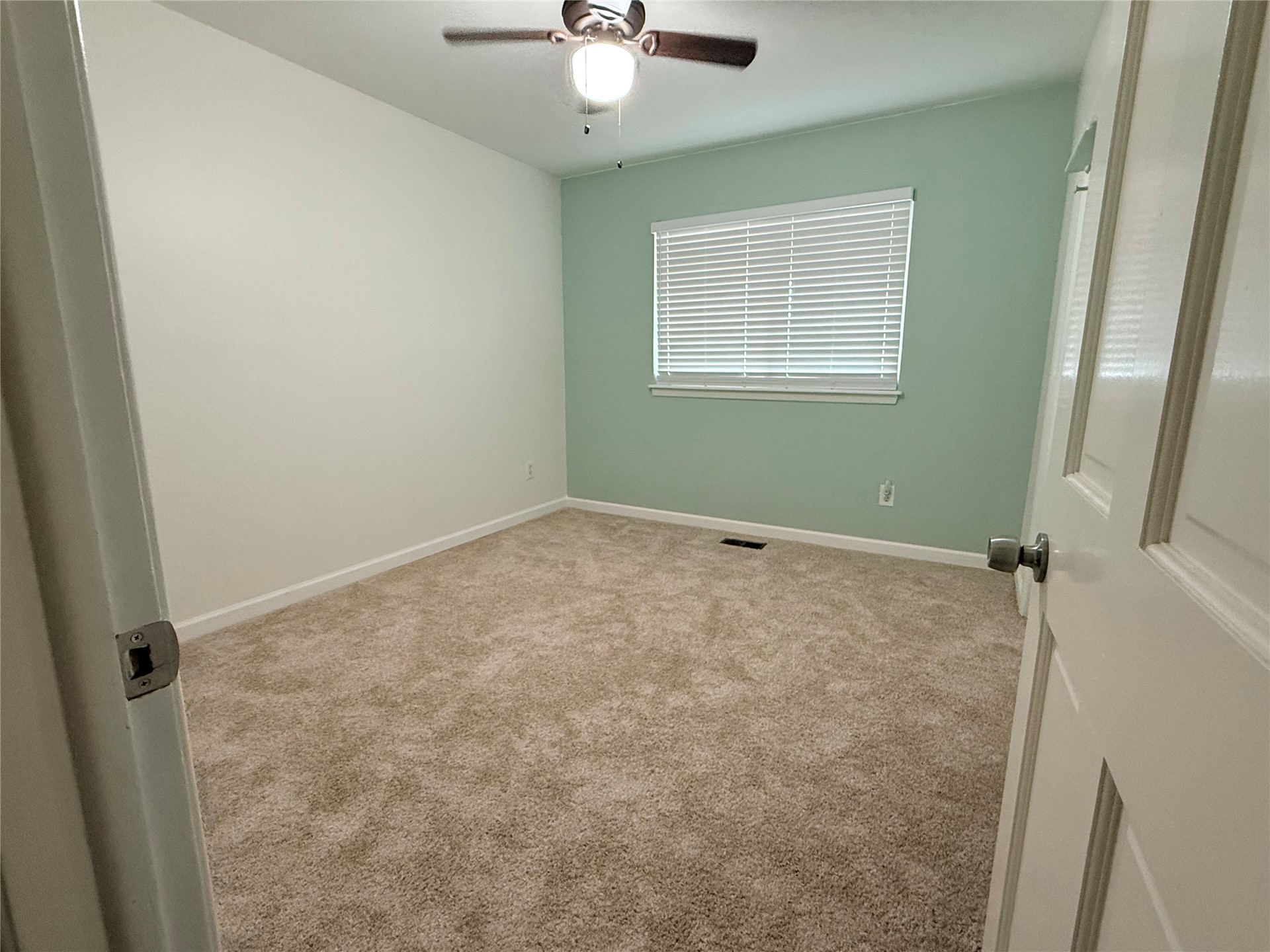 6002 S Lakewood Avenue Property Photo 31