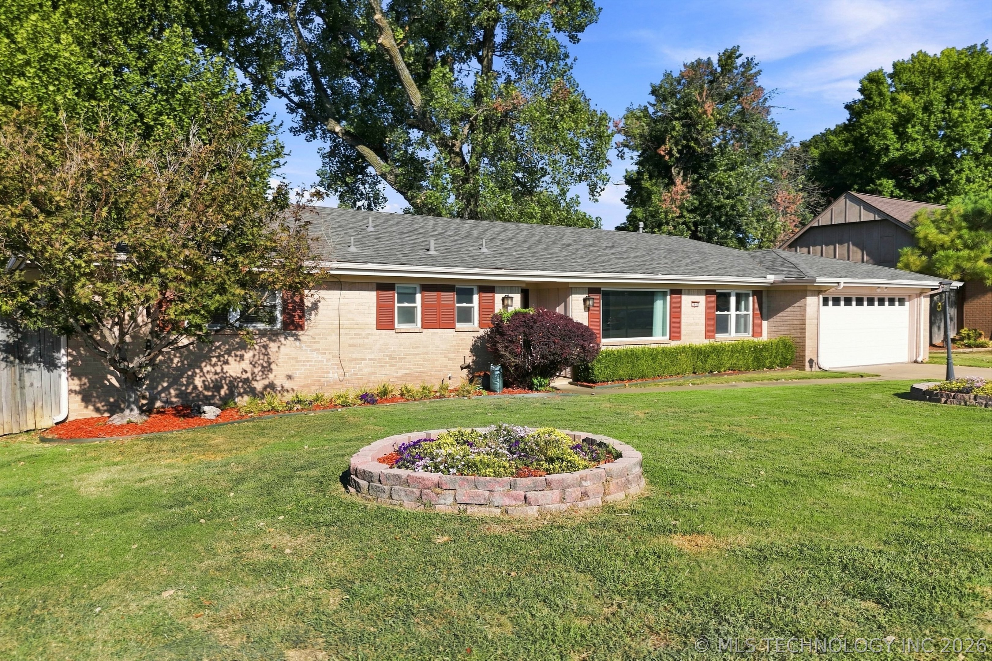 3642 S Hudson Avenue Property Photo 2