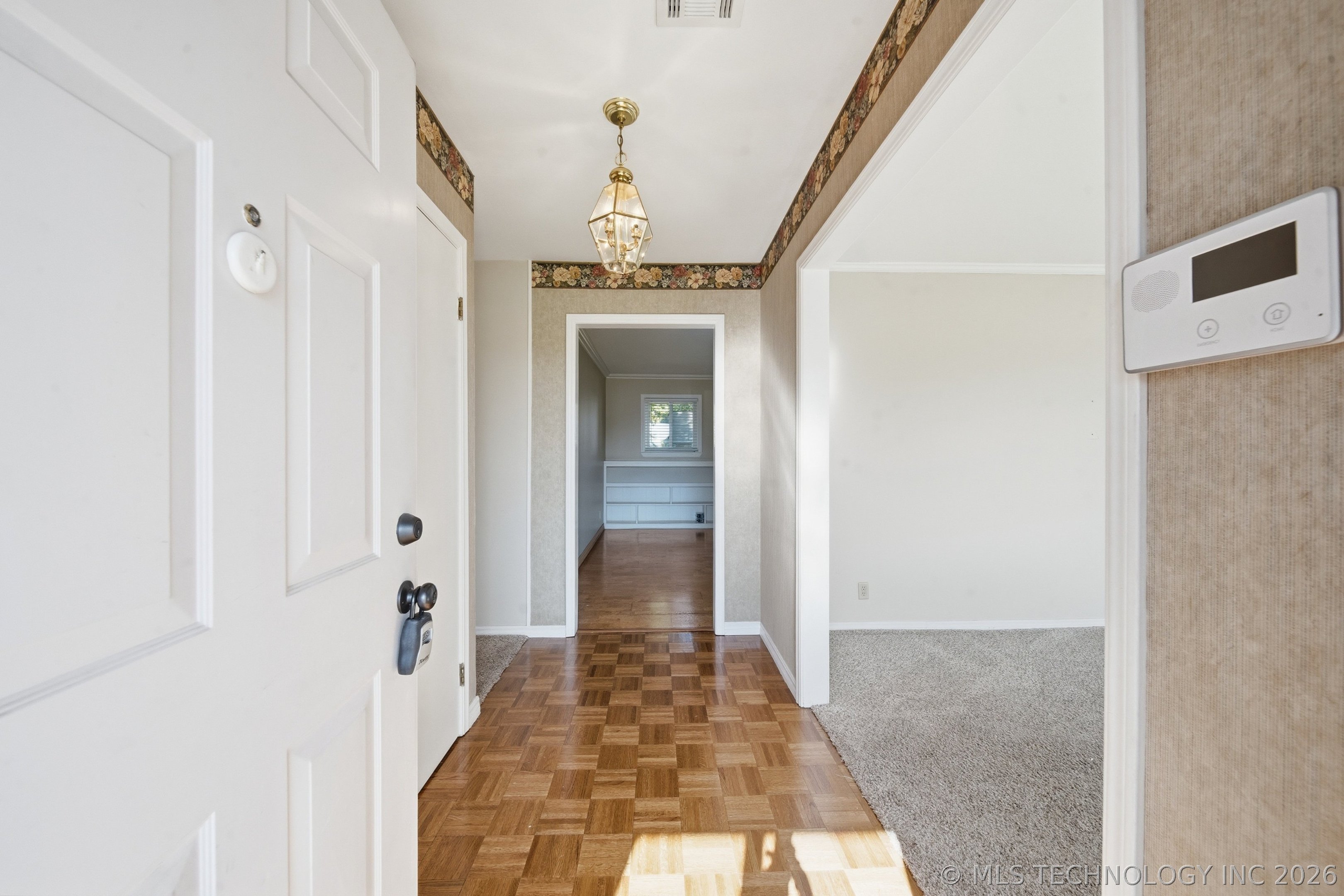 3642 S Hudson Avenue Property Photo 9