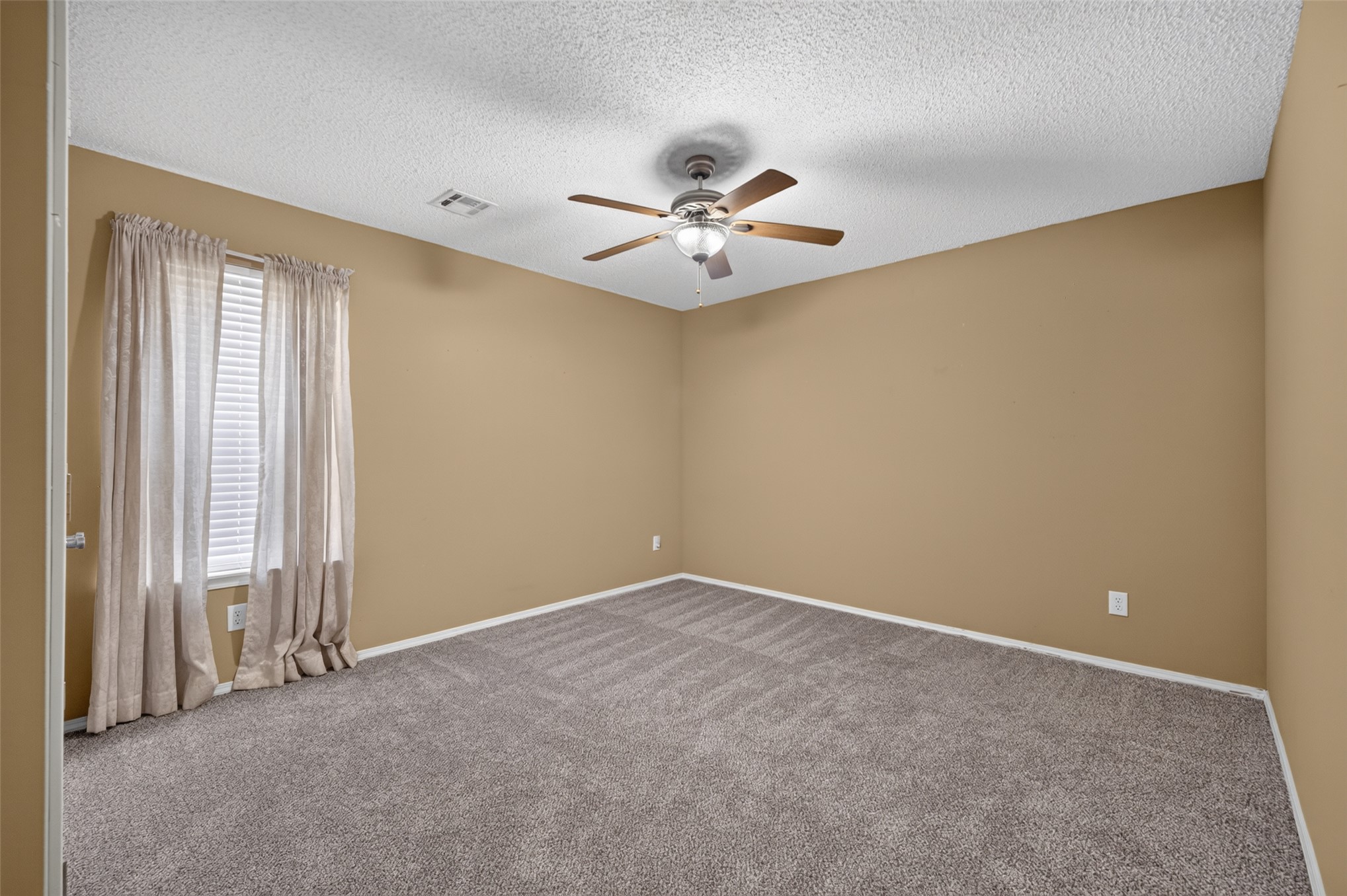 2633274 Property Photo 15