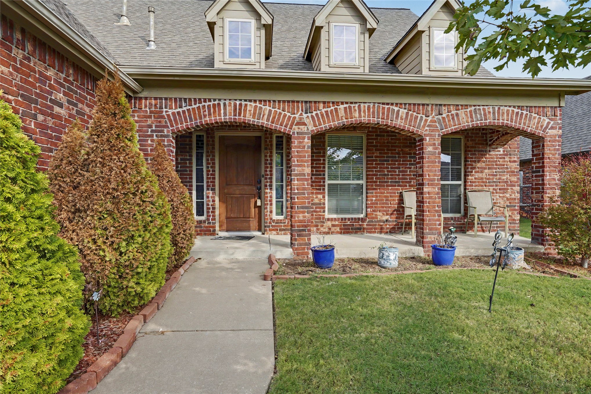18709 E 42nd Street Property Photo 3
