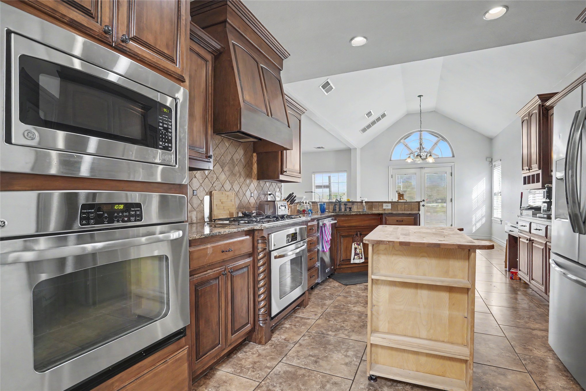18709 E 42nd Street Property Photo 16