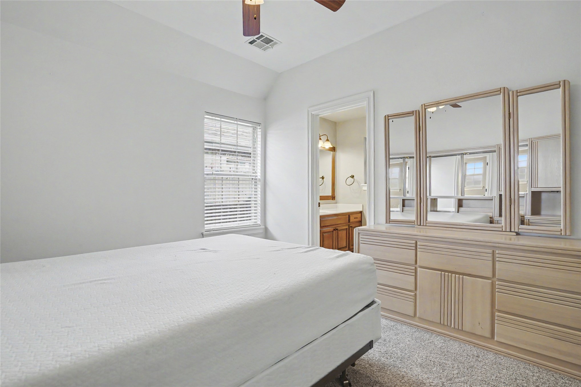 18709 E 42nd Street Property Photo 27