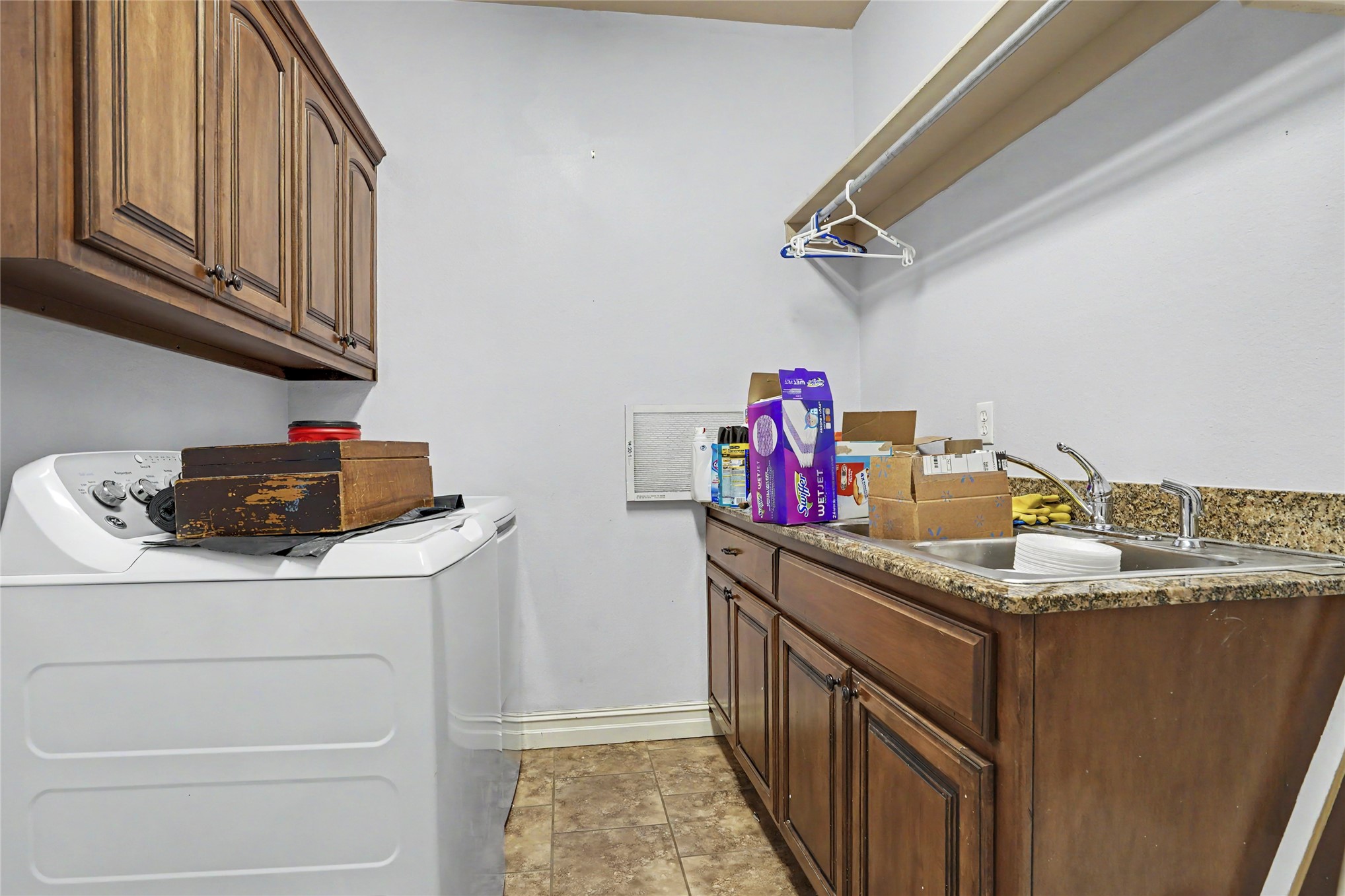 18709 E 42nd Street Property Photo 29