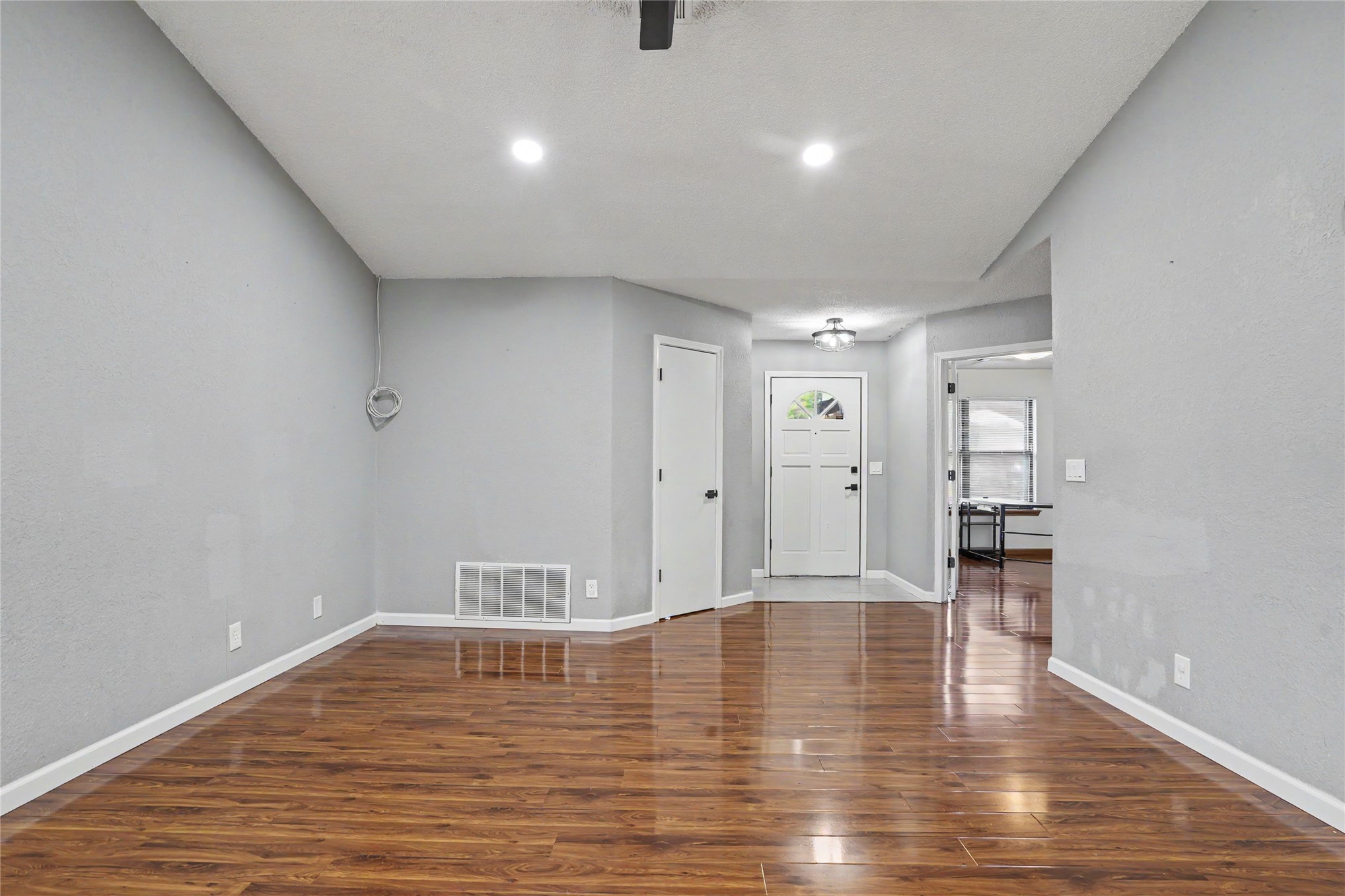 4509 W Oakland Street Property Photo 9