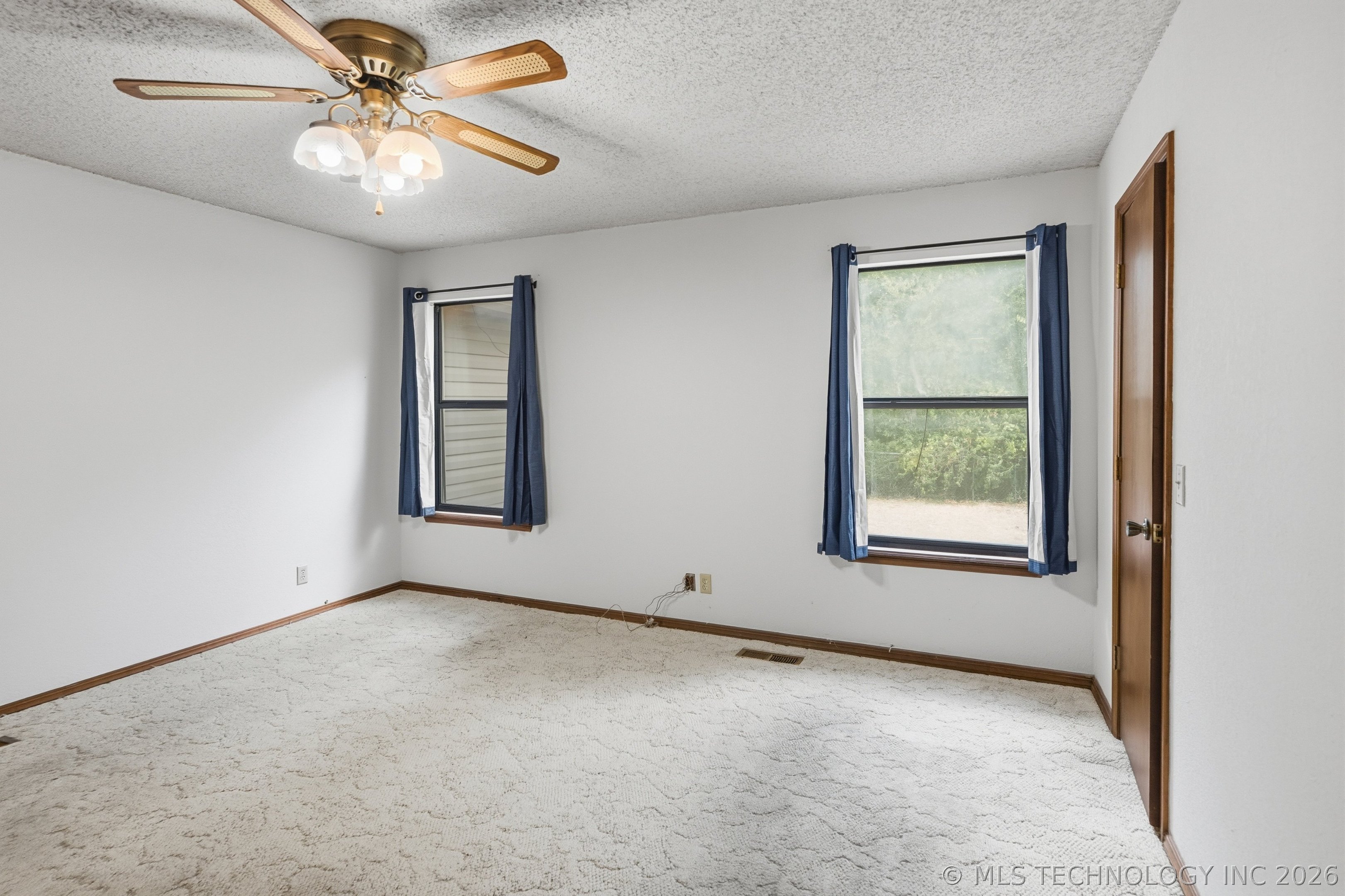 3235 S 140th East Avenue Property Photo 11