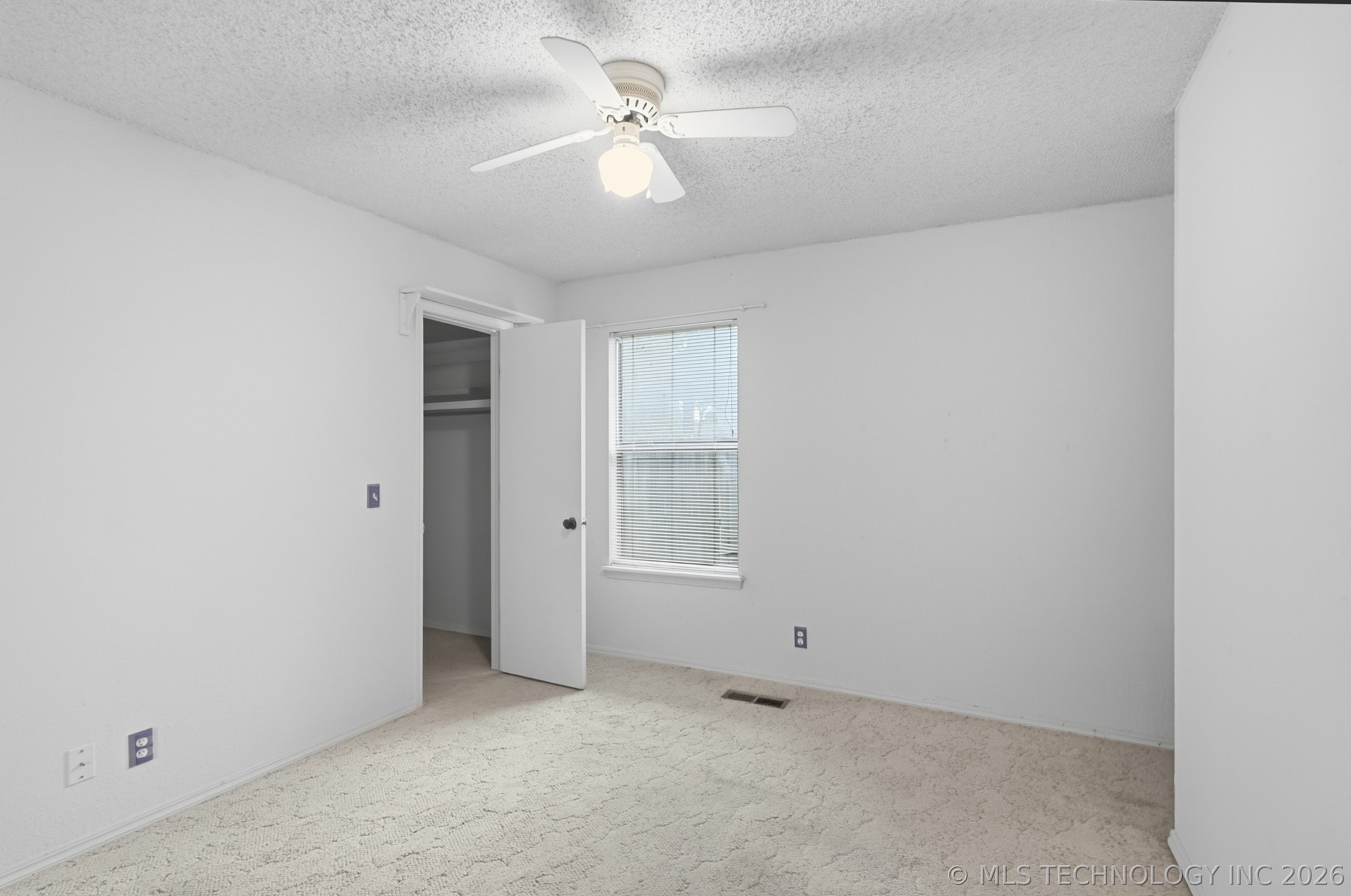 3235 S 140th East Avenue Property Photo 16