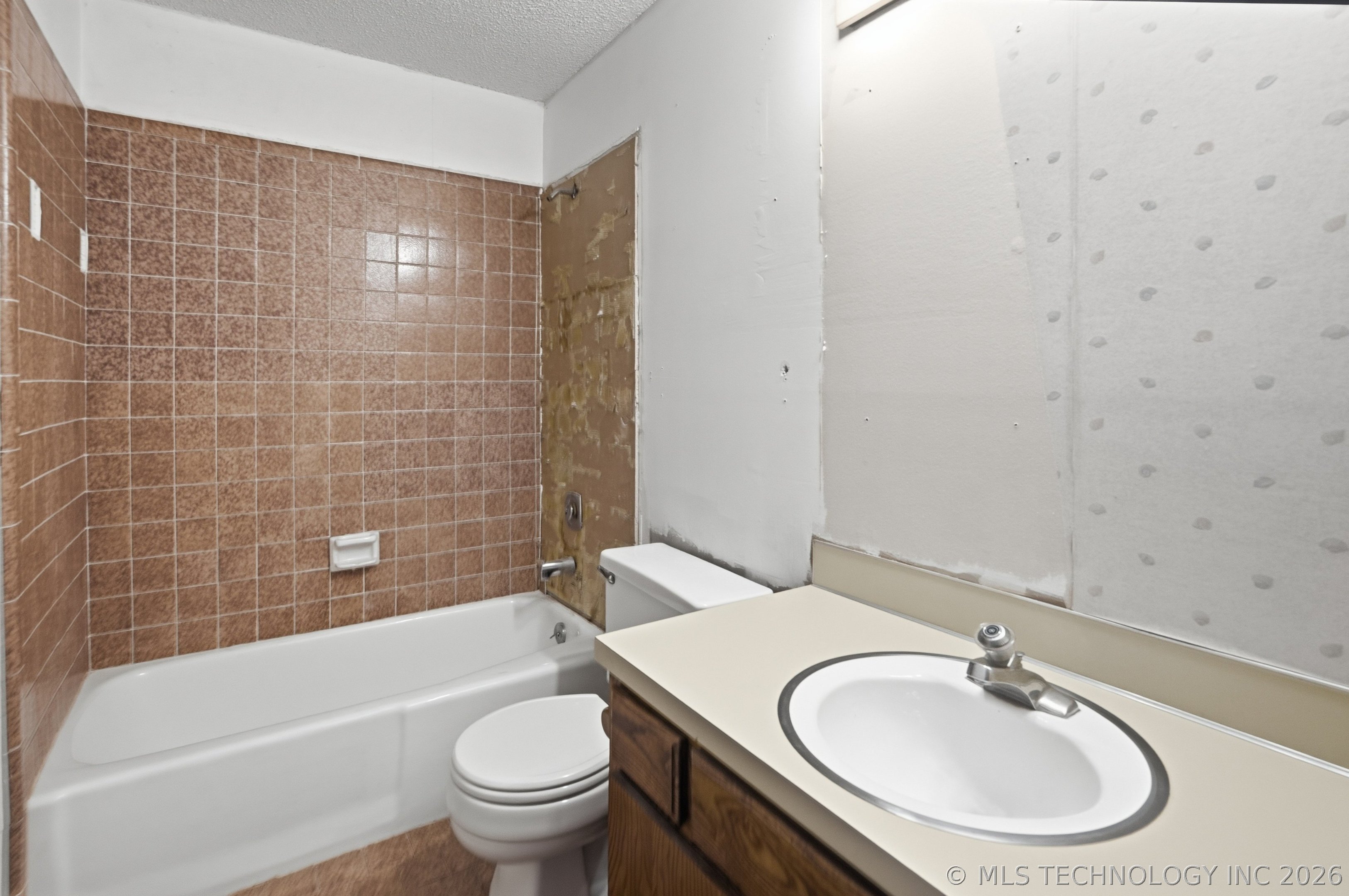 3235 S 140th East Avenue Property Photo 18